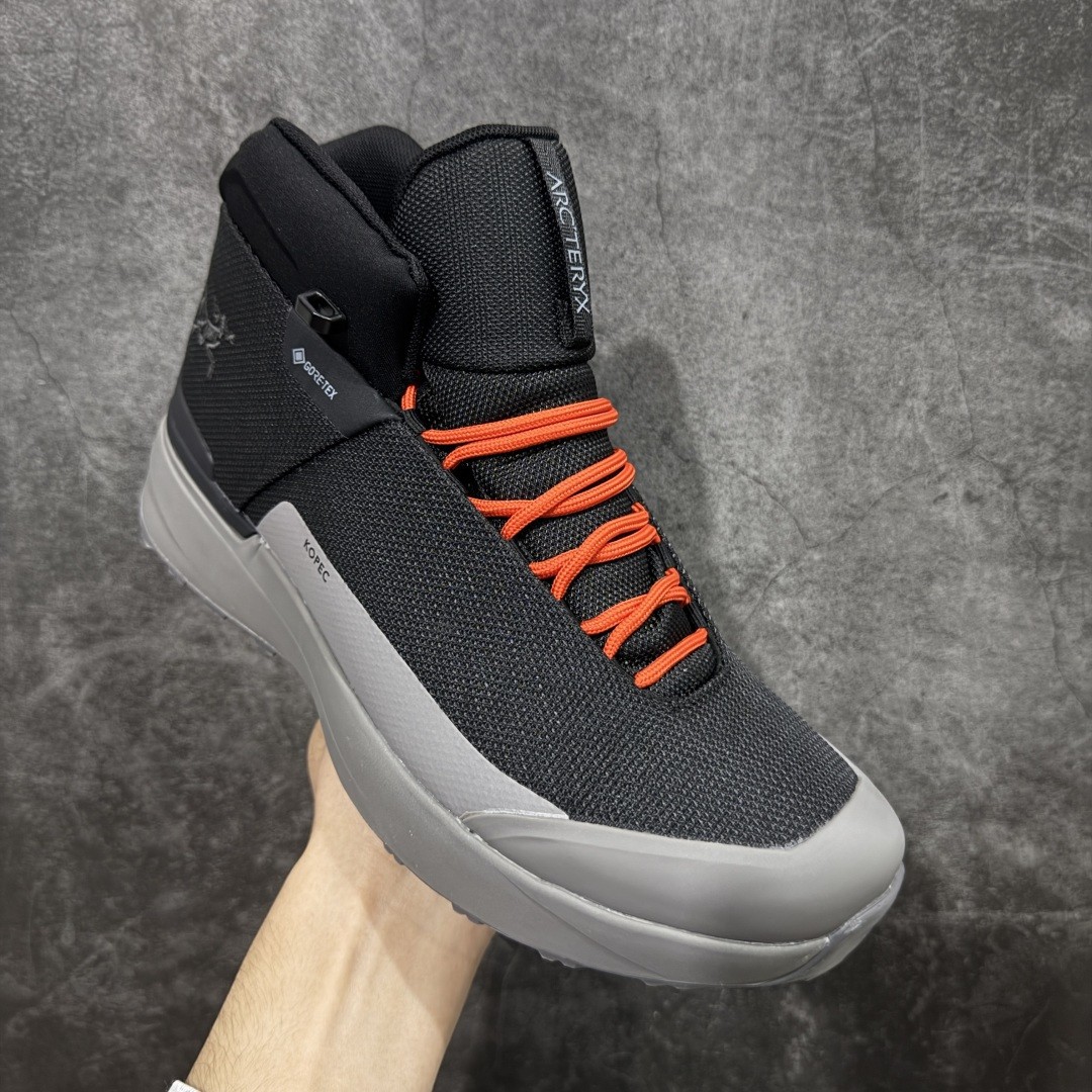 图片[3]-【公司级】始祖鸟ArcTeryx Kopec GTX M Mid 覆盖透气男越野跑鞋 中帮 正确后跟刺绣 完美细节版型 官方同步上架 适合技术路线单日徒步穿着 aeriosflgtx鞋受到长途野外跑步鞋的启发 适合在变化的地形上进行快速轻快的徒步旅行穿着，舒适而有支撑性，使您充满信心。该设计与脚部融为一体，可最大限度地减少摩擦，gore-tex保护膜网砂，采用gore隐形适体(invisiblefit)技术，更轻薄舒适。敏捷、稳定和技术路线上的自信源于vibram® megagrip外底、压缩eva内底以及一体的tpu。重量约：275g技术特点透气轻量耐磨鞋子鞋外底结构vibram®megagripM橡胶化合材料耐用柔软鞋子结构tpu鞋头可防磨损压缩eva泡沫内底以及一体的tpu铁芯提高了灵活性和稳定性，使您充满信心鞋子衬垫结构4mm厚ortholiteM3d模制插片材料gore-tex薄膜tpu高耐磨保护膜cordura® MX 尺码：39-45 编码： ABC370380-选品中心