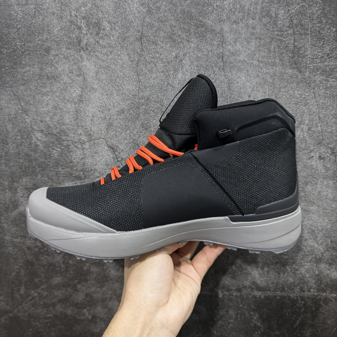 图片[2]-【公司级】始祖鸟ArcTeryx Kopec GTX M Mid 覆盖透气男越野跑鞋 中帮 正确后跟刺绣 完美细节版型 官方同步上架 适合技术路线单日徒步穿着 aeriosflgtx鞋受到长途野外跑步鞋的启发 适合在变化的地形上进行快速轻快的徒步旅行穿着，舒适而有支撑性，使您充满信心。该设计与脚部融为一体，可最大限度地减少摩擦，gore-tex保护膜网砂，采用gore隐形适体(invisiblefit)技术，更轻薄舒适。敏捷、稳定和技术路线上的自信源于vibram® megagrip外底、压缩eva内底以及一体的tpu。重量约：275g技术特点透气轻量耐磨鞋子鞋外底结构vibram®megagripM橡胶化合材料耐用柔软鞋子结构tpu鞋头可防磨损压缩eva泡沫内底以及一体的tpu铁芯提高了灵活性和稳定性，使您充满信心鞋子衬垫结构4mm厚ortholiteM3d模制插片材料gore-tex薄膜tpu高耐磨保护膜cordura® MX 尺码：39-45 编码： ABC370380-选品中心