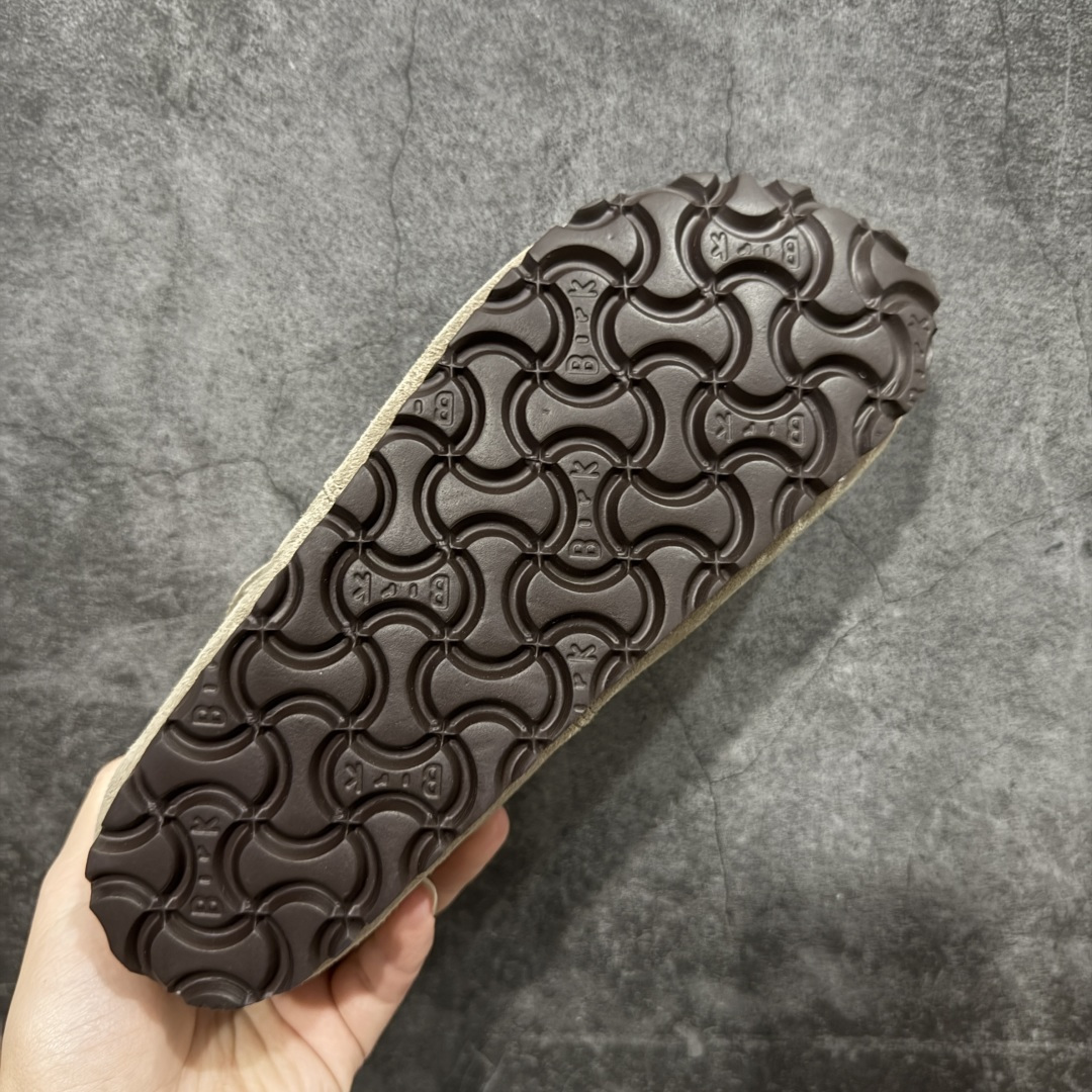 图片[9]-【纯原H版】Birkenstock\\t 勃肯/博肯软木软底全包 半拖 羊毛一体拖鞋 十年ZP代工厂老师傅工艺 纯手工打造原汁原味博肯 市场最强版 没有之一 鞋面设计：选用陸丰A级进口羊皮毛，质地细腻，手感丰满；尺寸间障均匀，柔软，深度保暖；吸湿，进气，排汗 鞋子内里：化质澳洲羔羊皮分子结构可将水蒸气吸进多孔构体中，吸湿性好，透气性极住，保持脚底干爽 鞋底设计：型模EVA极富弹性，加持胎面设计，升级版独家私模，柔软回弹性好，耐折耐磨，防滑防踢 尺码： 35 36 37 38 39 40 41 42 43 44 45-选品中心