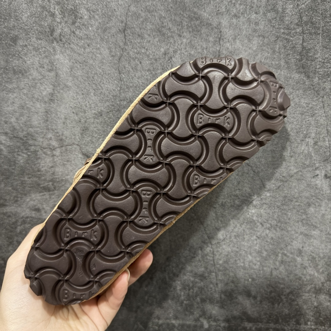 图片[9]-【纯原H版】Birkenstock\\t 勃肯/博肯软木软底全包 半拖 羊毛一体拖鞋 十年ZP代工厂老师傅工艺 纯手工打造原汁原味博肯 市场最强版 没有之一 鞋面设计：选用陸丰A级进口羊皮毛，质地细腻，手感丰满；尺寸间障均匀，柔软，深度保暖；吸湿，进气，排汗 鞋子内里：化质澳洲羔羊皮分子结构可将水蒸气吸进多孔构体中，吸湿性好，透气性极住，保持脚底干爽 鞋底设计：型模EVA极富弹性，加持胎面设计，升级版独家私模，柔软回弹性好，耐折耐磨，防滑防踢 尺码： 35 36 37 38 39 40 41 42 43 44 45-选品中心