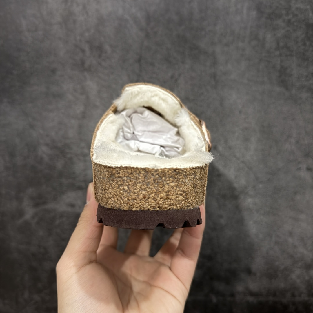 图片[4]-【纯原H版】Birkenstock\\t 勃肯/博肯软木软底全包 半拖 羊毛一体拖鞋 十年ZP代工厂老师傅工艺 纯手工打造原汁原味博肯 市场最强版 没有之一 鞋面设计：选用陸丰A级进口羊皮毛，质地细腻，手感丰满；尺寸间障均匀，柔软，深度保暖；吸湿，进气，排汗 鞋子内里：化质澳洲羔羊皮分子结构可将水蒸气吸进多孔构体中，吸湿性好，透气性极住，保持脚底干爽 鞋底设计：型模EVA极富弹性，加持胎面设计，升级版独家私模，柔软回弹性好，耐折耐磨，防滑防踢 尺码： 35 36 37 38 39 40 41 42 43 44 45-选品中心