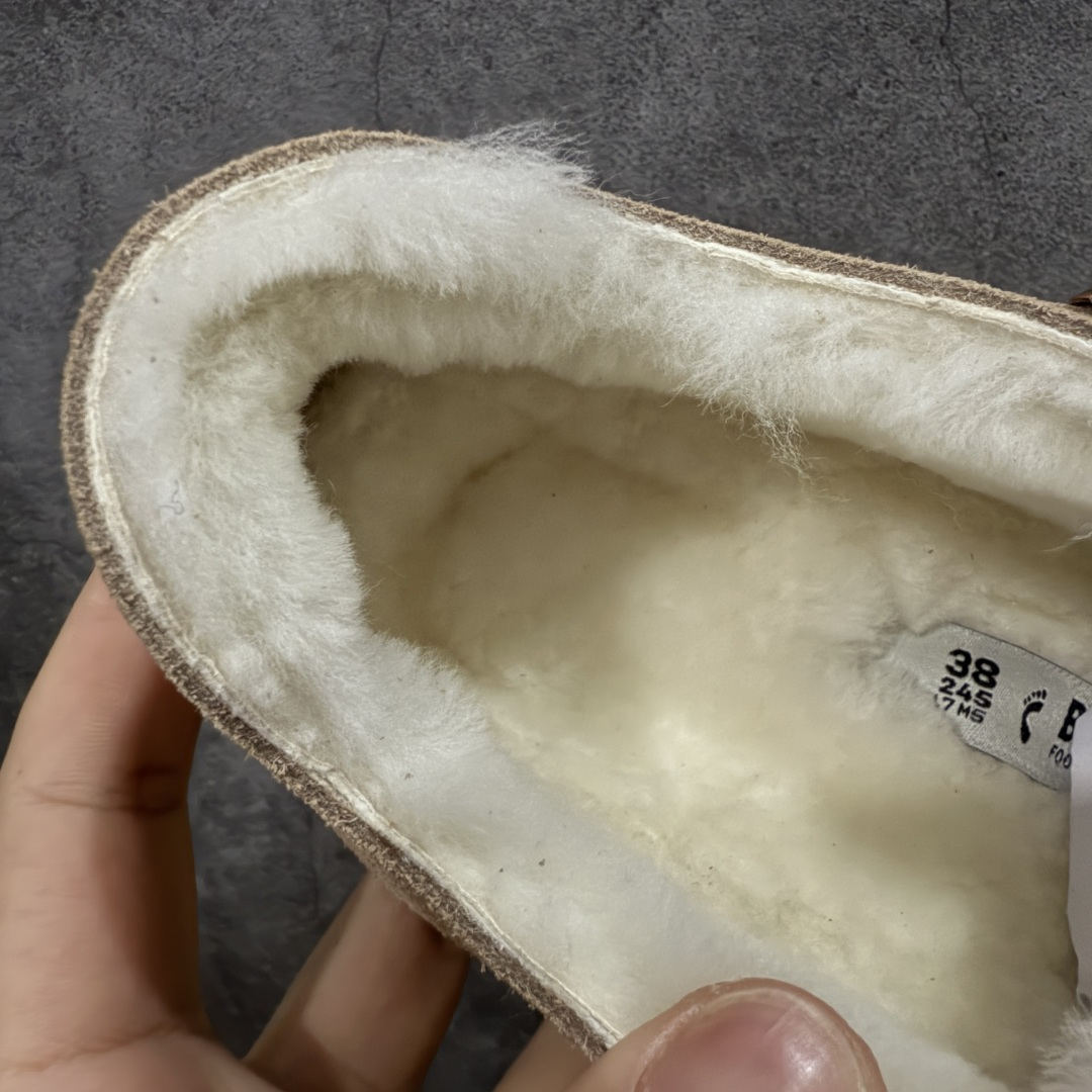 图片[7]-【纯原H版】Birkenstock\\t 勃肯/博肯软木软底全包 半拖 羊毛一体拖鞋 十年ZP代工厂老师傅工艺 纯手工打造原汁原味博肯 市场最强版 没有之一 鞋面设计：选用陸丰A级进口羊皮毛，质地细腻，手感丰满；尺寸间障均匀，柔软，深度保暖；吸湿，进气，排汗 鞋子内里：化质澳洲羔羊皮分子结构可将水蒸气吸进多孔构体中，吸湿性好，透气性极住，保持脚底干爽 鞋底设计：型模EVA极富弹性，加持胎面设计，升级版独家私模，柔软回弹性好，耐折耐磨，防滑防踢 尺码： 35 36 37 38 39 40 41 42 43 44 45-选品中心