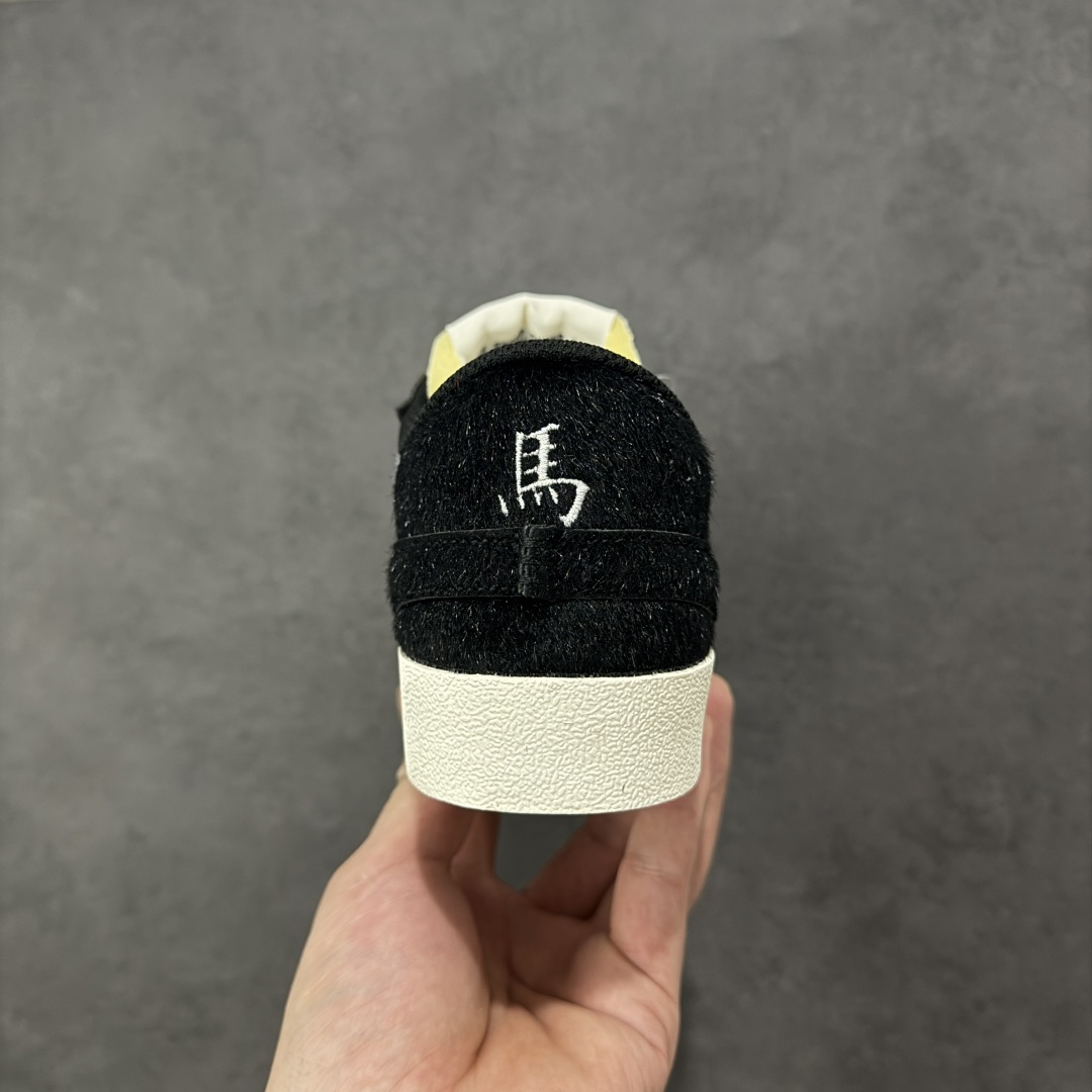 图片[4]-【公司级】Nike Blazer low 77 JUMBO 马年限定开括者大勾低帮休闲板鞋 鞋领采用弹性织物材质打造，方便穿脱的同时，带来舒适的穿着体验。鞋侧巨型大勾，让整双鞋极具复古质感。鞋底采用锯齿状设计，增强抓地力和耐久度 货号：DN2158-104 尺码：36-45-选品中心