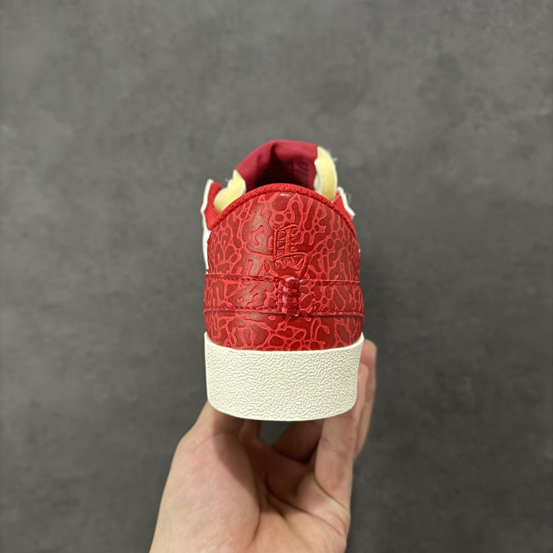 图片[4]-【公司级】Nike Blazer low 77 JUMBO 马年限定开括者大勾低帮休闲板鞋 鞋领采用弹性织物材质打造，方便穿脱的同时，带来舒适的穿着体验。鞋侧巨型大勾，让整双鞋极具复古质感。鞋底采用锯齿状设计，增强抓地力和耐久度 货号：DN2158-103 尺码：36-45-选品中心
