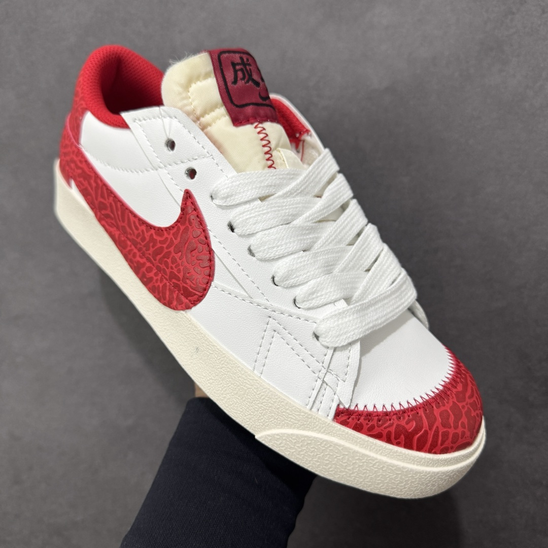 图片[3]-【公司级】Nike Blazer low 77 JUMBO 马年限定开括者大勾低帮休闲板鞋 鞋领采用弹性织物材质打造，方便穿脱的同时，带来舒适的穿着体验。鞋侧巨型大勾，让整双鞋极具复古质感。鞋底采用锯齿状设计，增强抓地力和耐久度 货号：DN2158-103 尺码：36-45-选品中心
