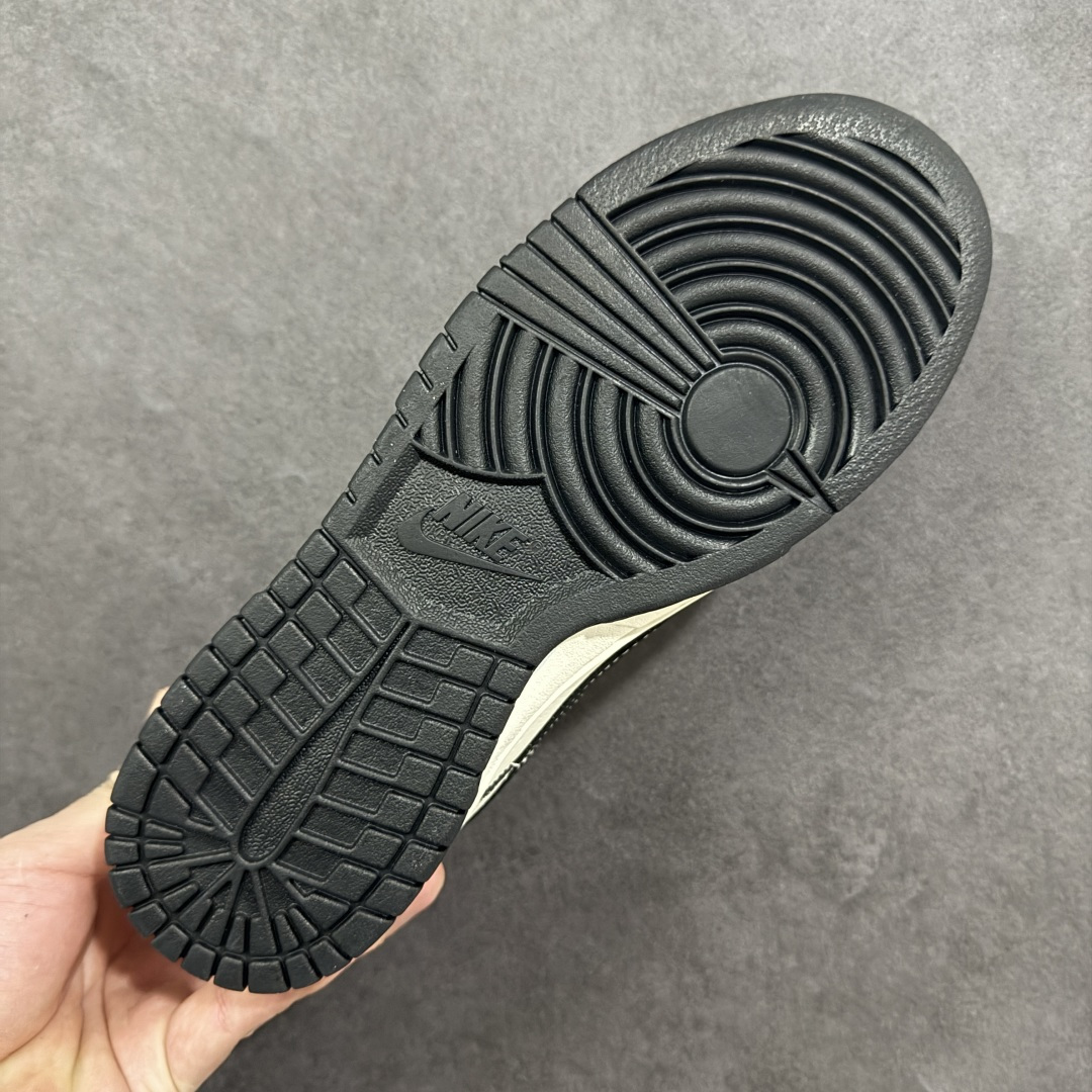 图片[9]-【定制版】Nike SB Dunk Low 小雏菊联名 白黑雏菊刺绣 高端定制 低帮休闲板鞋 #定制鞋盒 大厂纯原品质出货 超高清洁度 皮料切割干净无任何毛边 细节完美 货号：XD1588-245 尺码：36 36.5 37.5 38 38.5 39 40 40.5 41 42 42.5 43 44 44.5 45-选品中心