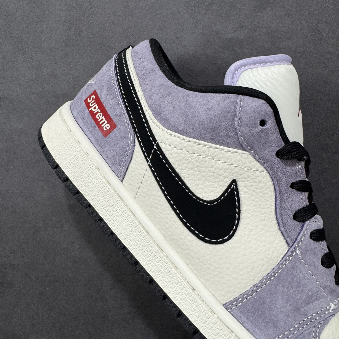 图片[6]-【定制版】Nike Jordan Air Jordan 1“ Supreme联名——米灰黑猪八革” 高端定制 低帮 复古 减震 防滑 耐磨 篮球鞋 定制鞋盒 大厂纯原品质出货 超高清洁度 皮料切割干净无任何毛边 细节完美 货号：QL1988-003 尺码： 36 36.5 37.5 38 38.5 39 40 40.5 41 42 42.5 43 44 44.5 45-选品中心