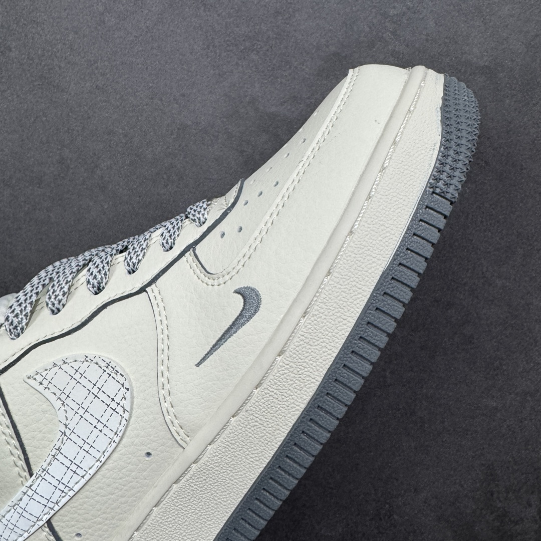 图片[5]-【定制版】NIke Air Force 1 \’07 Low “北面联名-米灰网格”空军一号 低帮 运动鞋 休闲鞋 折边针车 工艺难度大 原楦头原纸板 原装鞋盒 定制五金配件 内置全掌气垫 原厂鞋底 货号：JP8028-058 尺码：36 36.5 37.5 38 38.5 39 40 40.5 41 42 42.5 43 44 44.5 45-选品中心