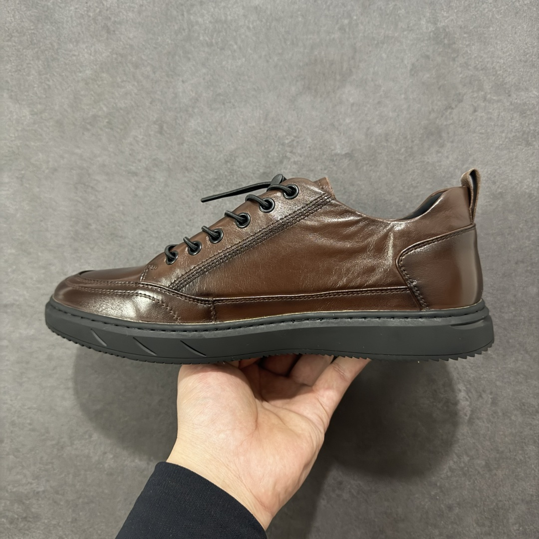 图片[2]-【广东纯原版本】Ecco 爱步 正装休闲系列男士套脚鞋 #版型简约大气耐看 精选头层小牛皮 皮面超软 纹理清晰 细腻 质感强 穿着舒适 档次高 便捷鞋带 套脚即穿 橡胶软底 天然橡胶 抗震防滑 耐磨耐折 轻便舒适 车线加固 软底软面 脚感一流真材实料 免检品质 质量保证 货号：583208-01003 尺码：38 39 40 41 42 43 44 皮鞋码-选品中心