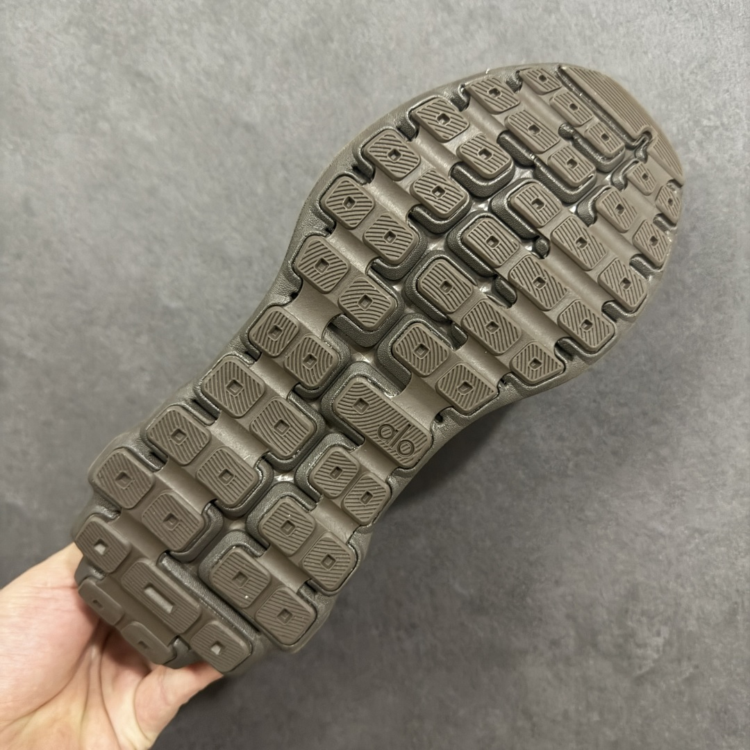 图片[9]-【纯原特价】Alo Yoga Alo Runner 舒适百搭 网布减震透气支撑耐磨低帮 休闲城市通勤训练跑步鞋 货号： A0590U 尺码： 36-45-选品中心