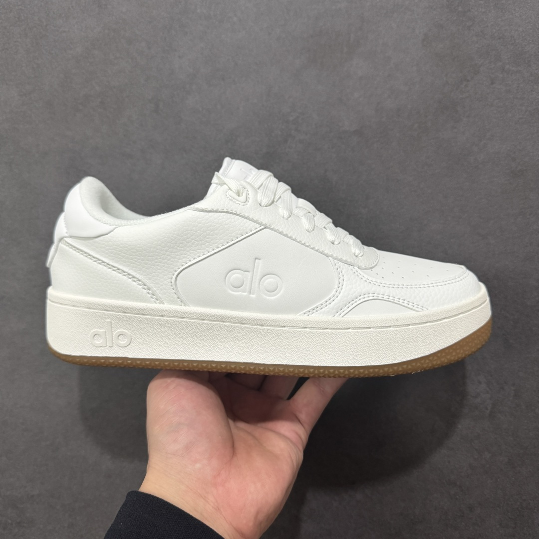 【纯原特价】Alo Yoga Recovery Mode 人气单品 舒适简约防滑耐磨低帮休闲板鞋  #Alo Yoga于2007年创立于洛杉矶，意在传播有意识的运动，同时激发人们的健康意识与创造力。品牌的核心理念在于制作能够带来完美体验的瑜伽服饰与功能性单品，让有意识的运动融入并改变生活。 尺码：36-45-选品中心