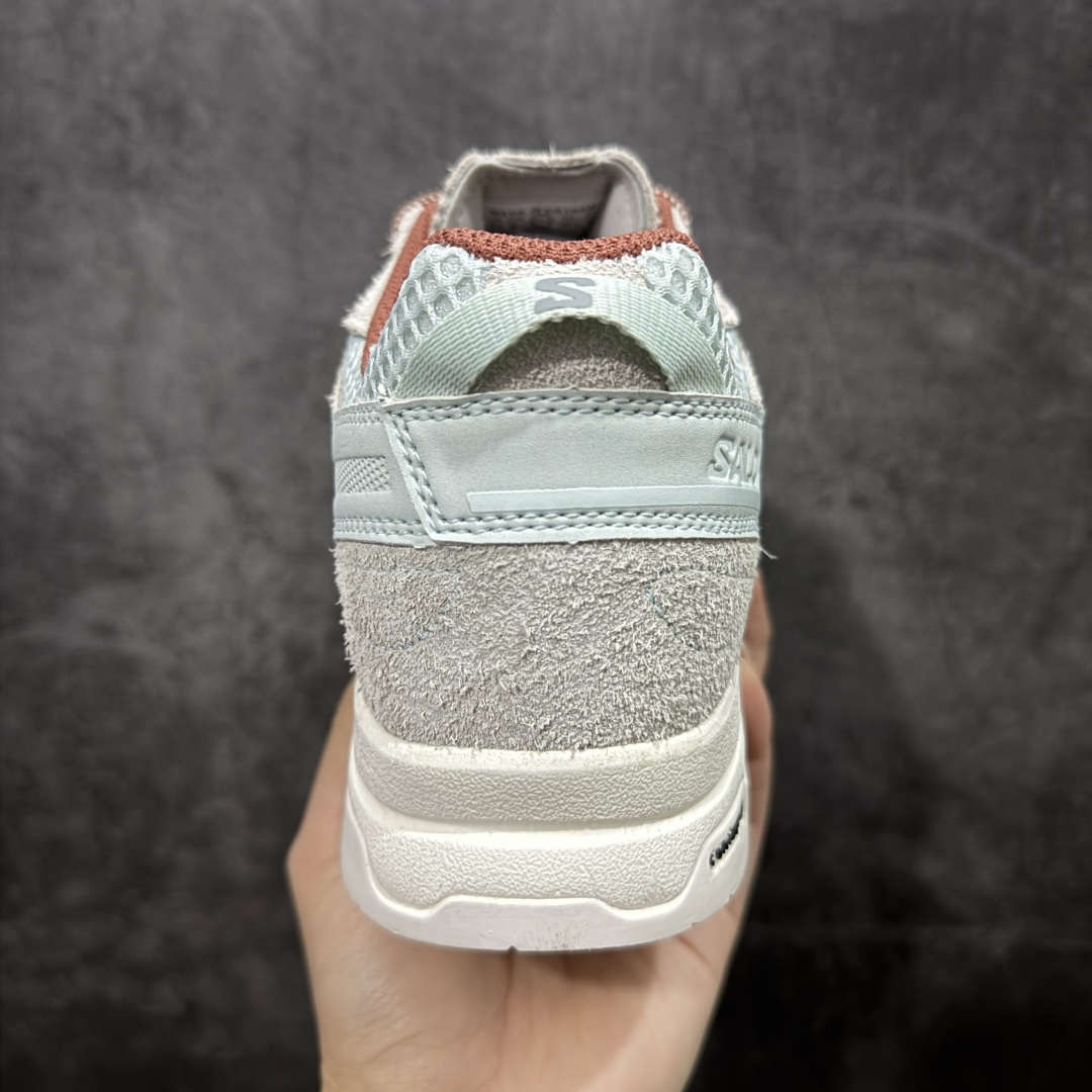 图片[4]-【W1版本】SALOMON萨洛蒙 X-ALP SUEDE 舒适百搭减震包裹性透气 低帮跑步鞋 男女同款 浅灰色 477251 原版购入开发 做货 原版进口牛皮+透气网面 进口透气网里 原版开模防滑橡胶大底 中底搭载全掌玻璃纤维能量板和超厚弹性泡沫中底，跑动时推进力十足，缓震回馈很强，日常通勤或训练都很稳 鞋身长毛牛猄皮面设计，内层材质透气网面 穿着舒适度好 尺码： 36 36.5 37.5 38 38.5 39 40 440.5 41 42 42.5 43 44 44.5 45-选品中心