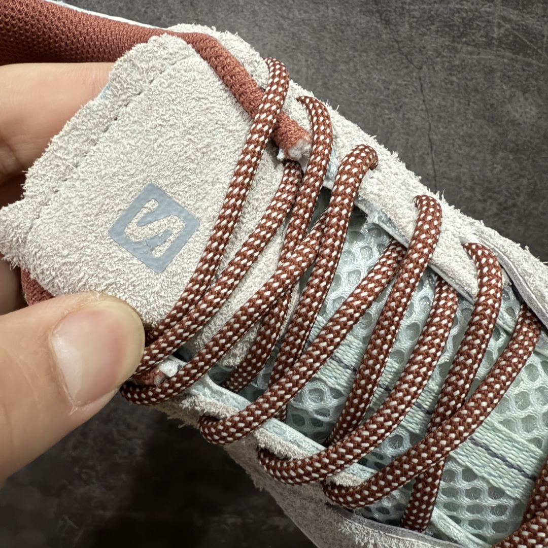 图片[6]-【W1版本】SALOMON萨洛蒙 X-ALP SUEDE 舒适百搭减震包裹性透气 低帮跑步鞋 男女同款 浅灰色 477251 原版购入开发 做货 原版进口牛皮+透气网面 进口透气网里 原版开模防滑橡胶大底 中底搭载全掌玻璃纤维能量板和超厚弹性泡沫中底，跑动时推进力十足，缓震回馈很强，日常通勤或训练都很稳 鞋身长毛牛猄皮面设计，内层材质透气网面 穿着舒适度好 尺码： 36 36.5 37.5 38 38.5 39 40 440.5 41 42 42.5 43 44 44.5 45-选品中心