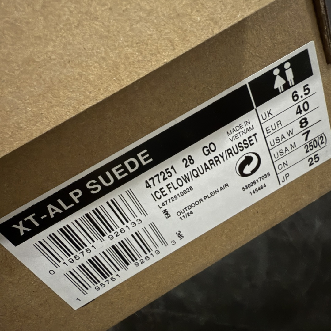 图片[9]-【W1版本】SALOMON萨洛蒙 X-ALP SUEDE 舒适百搭减震包裹性透气 低帮跑步鞋 男女同款 浅灰色 477251 原版购入开发 做货 原版进口牛皮+透气网面 进口透气网里 原版开模防滑橡胶大底 中底搭载全掌玻璃纤维能量板和超厚弹性泡沫中底，跑动时推进力十足，缓震回馈很强，日常通勤或训练都很稳 鞋身长毛牛猄皮面设计，内层材质透气网面 穿着舒适度好 尺码： 36 36.5 37.5 38 38.5 39 40 440.5 41 42 42.5 43 44 44.5 45-选品中心