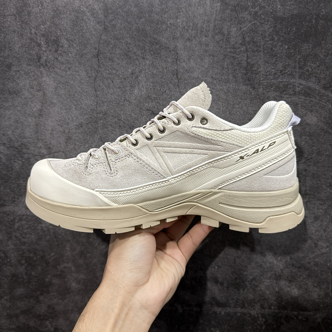 图片[2]-【W1版本】SALOMON萨洛蒙 X-ALP LTR舒适耐用 透气支撑轻便抓地 低帮 登山鞋 男女同款 米灰色 475962 原版购入开发 做货 原版进口牛皮+透气网面 进口透气网里 原版开模防滑橡胶大底 中底搭载全掌玻璃纤维能量板和超厚弹性泡沫中底，跑动时推进力十足，缓震回馈很强，日常通勤或训练都很稳 鞋身长毛牛猄皮面设计，内层材质透气网面 穿着舒适度好 尺码： 36 36.5 37.5 38 38.5 39 40 440.5 41 42 42.5 43 44 44.5 45-选品中心