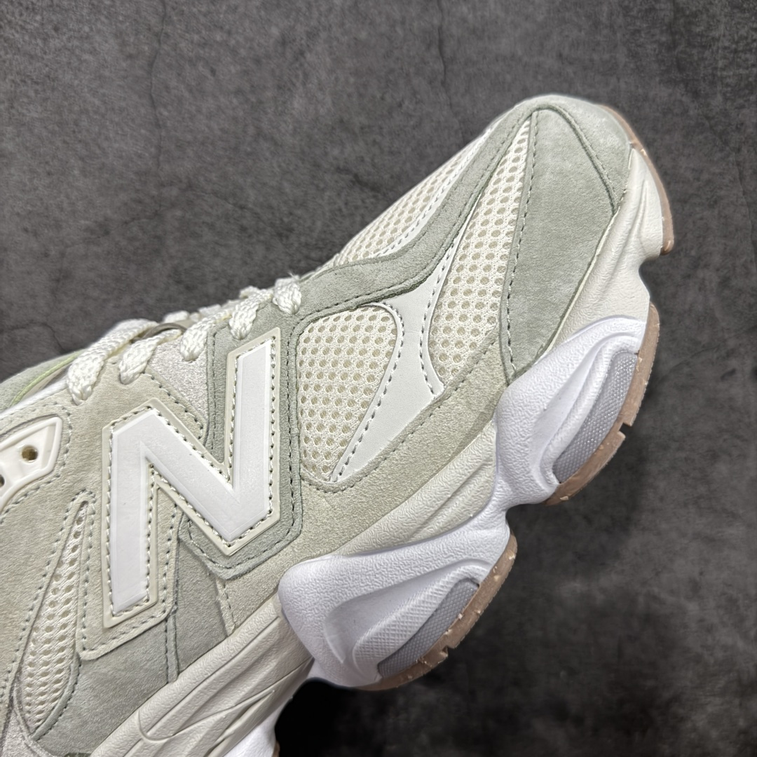 图片[6]-【公司级】 New Balance NB9060 联名款 复古休闲运动慢跑鞋 灰绿色 U9060AUC 全套原楦原纸板原厂数据开发 进口三明治网面 原装进口翻毛皮料正确绒感卡色 正确中底拉帮中底网布细节 原厂标裁 带紫光防伪 定制后跟透明水晶模块 冲裁组合 大底贴合程度胶水上色把控完美 整洁度挑战全网艺术家 多道序QC把关品质完善 匠心打造 耗时两个月开发完成 工艺极其复杂难度可想而知 新开独立私模大底 全网唯一正确六层组合大底 高端零售专供产物 尺码：36 37 37.5 38 38.5 39 40 40.5 41 42 42.5 43 44 45 46.5-选品中心