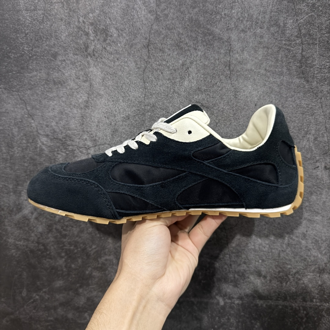 图片[2]-【纯原S版】BOTTEGA VENETA Orbit Runner BV葆蝶家时尚休闲王一博同款老爹鞋运动鞋 原版开发 一比一打造 相似度百分之99以上 市场一梯队级别品质 区别市场任何标文顶级品质版本 采用轻质科技网布面料 搭配几何图案设计橡胶外底 王炸系列 高版本 认准套包工艺 实际增高很多哦 还是一样显腿细非常nice 耐玩耐造 对标对版 套包鞋工艺 认准高版本 大底选用拼色TPU大底 配置原版包装 尺码：36 37 38 39 40 41 42 43 44 45 46 47-选品中心