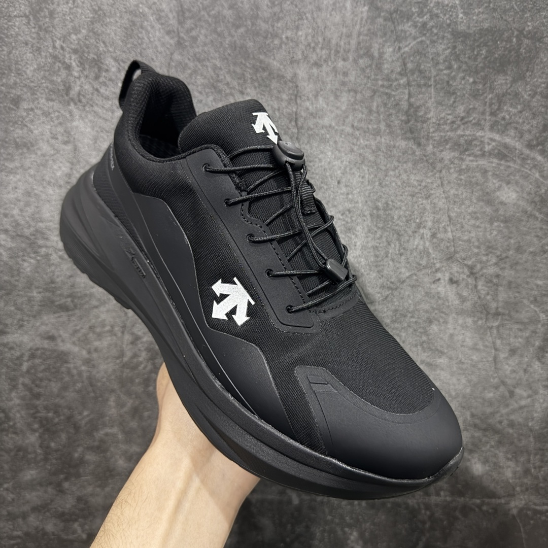 图片[3]-【公司级】迪桑特DESCENTE Enerzite Lavitate Trail 舒适百搭通勤 外底加深橡胶跑步鞋 男款 官方爆款在售 高品质正确细节 DESCENTE（迪桑特）创立于1935年，品牌名取自法语词汇，意为“滑降”。品牌箭头标识代表滑雪的三种技术“高速直线滑行”、“穿越”和“侧滑”，也寓意品牌在打造高端专业运动产品中不断追求完美的创新精神，致力于成为中国高端专业滑雪、综训、女子、铁人三项、高尔夫的第一品牌。 尺码：39-45-选品中心