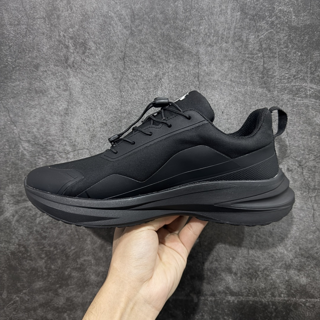 图片[2]-【公司级】迪桑特DESCENTE Enerzite Lavitate Trail 舒适百搭通勤 外底加深橡胶跑步鞋 男款 官方爆款在售 高品质正确细节 DESCENTE（迪桑特）创立于1935年，品牌名取自法语词汇，意为“滑降”。品牌箭头标识代表滑雪的三种技术“高速直线滑行”、“穿越”和“侧滑”，也寓意品牌在打造高端专业运动产品中不断追求完美的创新精神，致力于成为中国高端专业滑雪、综训、女子、铁人三项、高尔夫的第一品牌。 尺码：39-45-选品中心