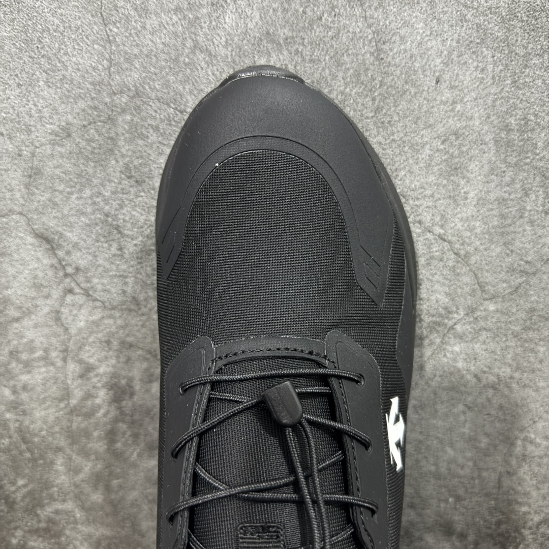 图片[5]-【公司级】迪桑特DESCENTE Enerzite Lavitate Trail 舒适百搭通勤 外底加深橡胶跑步鞋 男款 官方爆款在售 高品质正确细节 DESCENTE（迪桑特）创立于1935年，品牌名取自法语词汇，意为“滑降”。品牌箭头标识代表滑雪的三种技术“高速直线滑行”、“穿越”和“侧滑”，也寓意品牌在打造高端专业运动产品中不断追求完美的创新精神，致力于成为中国高端专业滑雪、综训、女子、铁人三项、高尔夫的第一品牌。 尺码：39-45-选品中心