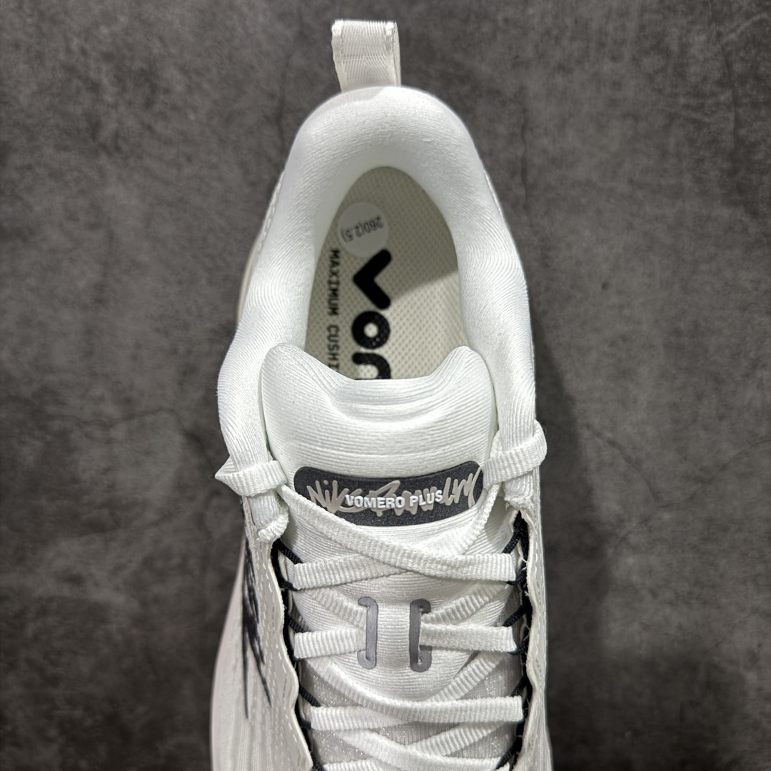 图片[8]-【XE纯原版】Nike Air Zoom Vomero Plus 全新科技运动跑鞋 IH2268-100    目前市场最强品质 原版购入开发 鞋面采用硅胶发泡立体印刷 临界ZOOM X泡棉超软弹大底 区别市场一体底 超高质检清洁度 一切材质配件均与原版一致 原楦原纸板开发 匹配原版98%以上 完美弧度版型 原厂鞋标 立体反光鞋盒标 鞋盒防撞海绵 高端玩家必推版本 高价零售必推版本 欢迎对比市面任意版本‼️ 这双鞋简直是时尚与科技的完美融合。 经典黑色鞋面，质感爆棚，搭配超亮眼的银色大勾子，瞬间成为街头焦点。不仅颜值在线，缓震性能更是一绝 不管是日常出街还是慢跑锻炼，都能给双脚极致舒适体验。  码数超全，36- 46 码任你选！别犹豫啦，穿上它，轻松走出潮流范，开启你的时尚运动新旅程！ 码段：36-46-选品中心