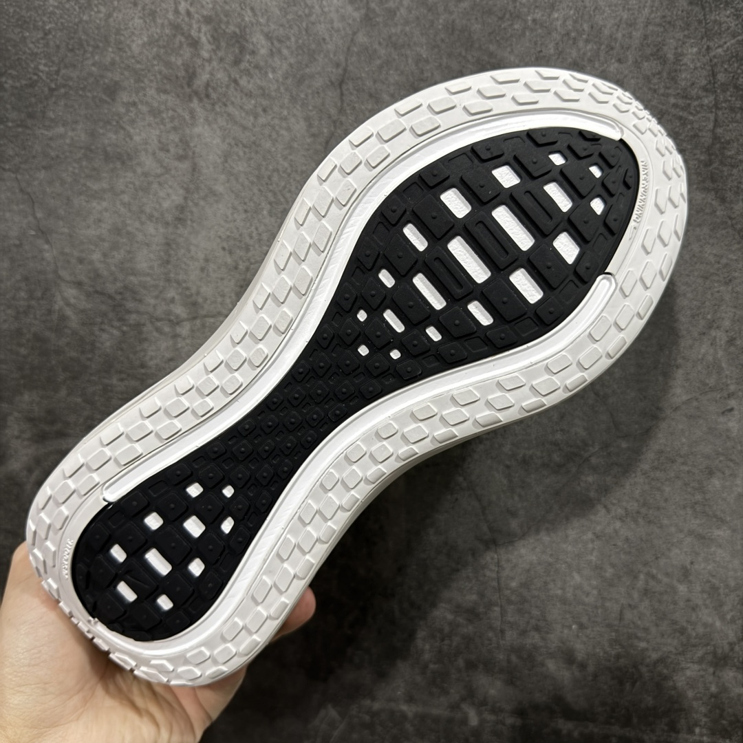 图片[9]-【XE纯原版】Nike Air Zoom Vomero Plus 全新科技运动跑鞋 IH2268-100    目前市场最强品质 原版购入开发 鞋面采用硅胶发泡立体印刷 临界ZOOM X泡棉超软弹大底 区别市场一体底 超高质检清洁度 一切材质配件均与原版一致 原楦原纸板开发 匹配原版98%以上 完美弧度版型 原厂鞋标 立体反光鞋盒标 鞋盒防撞海绵 高端玩家必推版本 高价零售必推版本 欢迎对比市面任意版本‼️ 这双鞋简直是时尚与科技的完美融合。 经典黑色鞋面，质感爆棚，搭配超亮眼的银色大勾子，瞬间成为街头焦点。不仅颜值在线，缓震性能更是一绝 不管是日常出街还是慢跑锻炼，都能给双脚极致舒适体验。  码数超全，36- 46 码任你选！别犹豫啦，穿上它，轻松走出潮流范，开启你的时尚运动新旅程！ 码段：36-46-选品中心