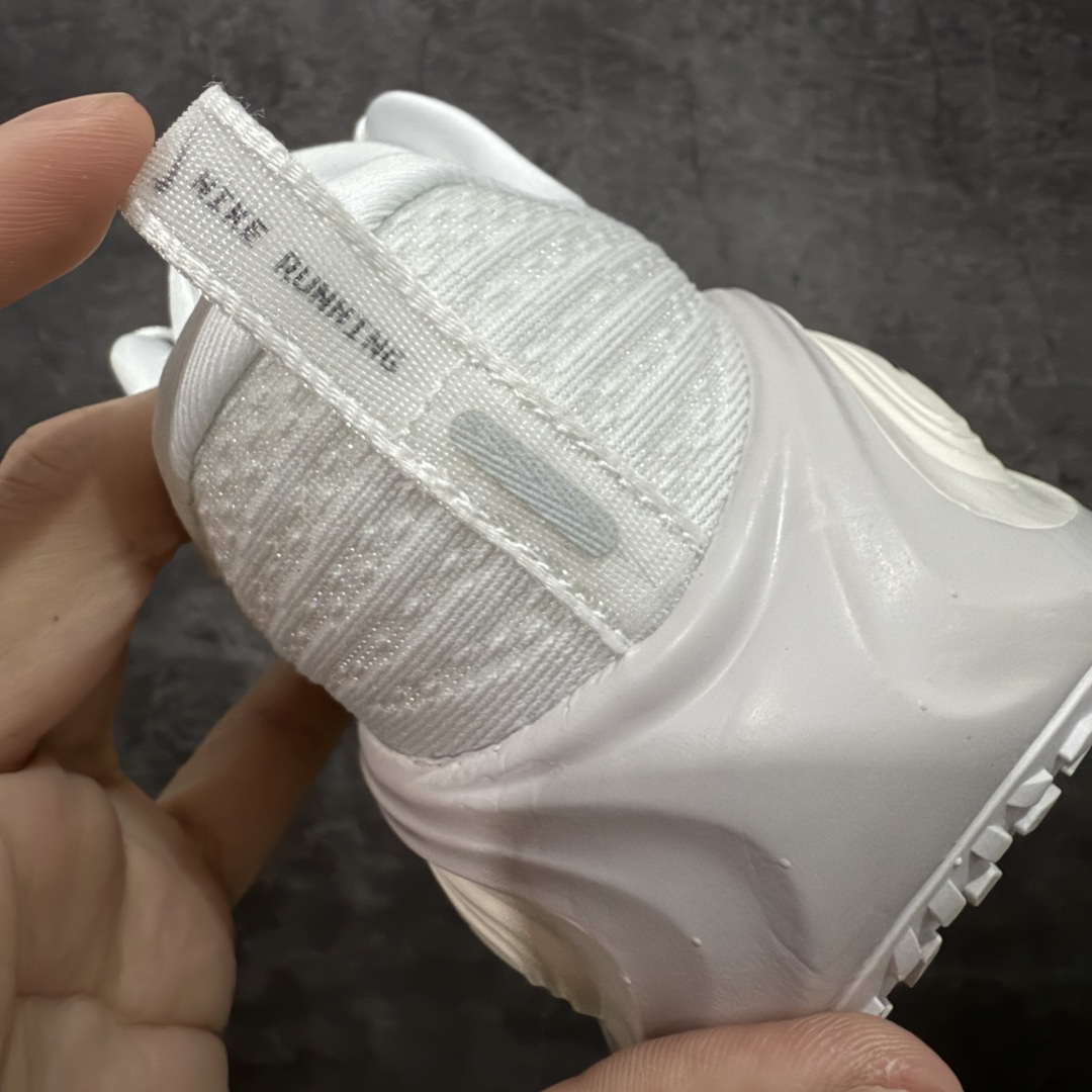 图片[2]-【XE纯原版】Nike Air Zoom Vomero Plus 全新科技运动跑鞋 IH2268-100    目前市场最强品质 原版购入开发 鞋面采用硅胶发泡立体印刷 临界ZOOM X泡棉超软弹大底 区别市场一体底 超高质检清洁度 一切材质配件均与原版一致 原楦原纸板开发 匹配原版98%以上 完美弧度版型 原厂鞋标 立体反光鞋盒标 鞋盒防撞海绵 高端玩家必推版本 高价零售必推版本 欢迎对比市面任意版本‼️ 这双鞋简直是时尚与科技的完美融合。 经典黑色鞋面，质感爆棚，搭配超亮眼的银色大勾子，瞬间成为街头焦点。不仅颜值在线，缓震性能更是一绝 不管是日常出街还是慢跑锻炼，都能给双脚极致舒适体验。  码数超全，36- 46 码任你选！别犹豫啦，穿上它，轻松走出潮流范，开启你的时尚运动新旅程！ 码段：36-46-选品中心