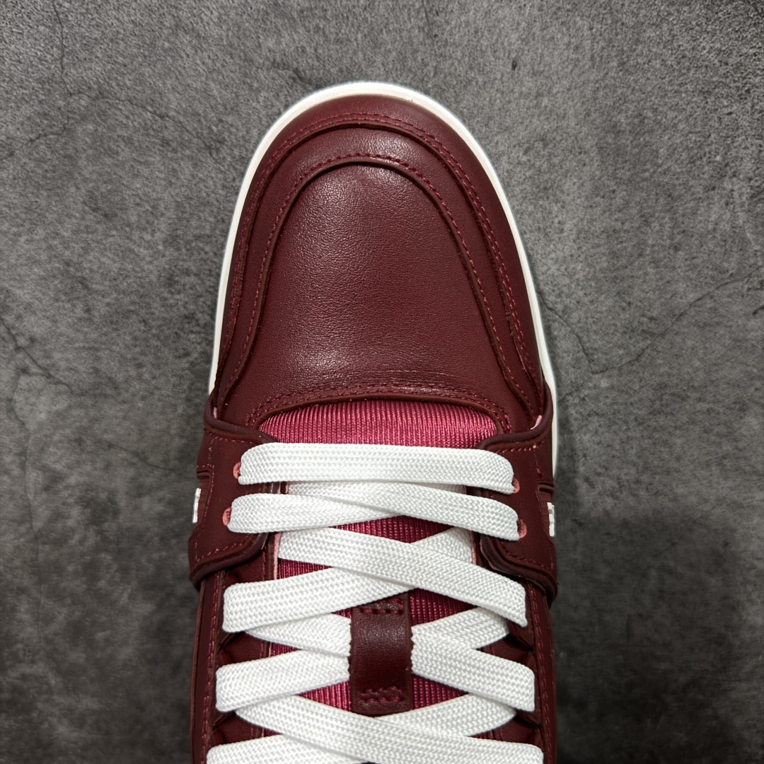 图片[5]-【莞产YS版本】Louis Vuitton Trainer lv时装走秀运动鞋 完美鞋型超高的清洁度 零毛边线头瑕疵 全套原楦原纸版原鞋开模 全网最具灵魂的版型 正确原装黄色鞋盒 正确中底印花 鞋面印花3D高频深度立体 全鞋电脑针车 紧密相连 针距密度一致 环保乳胶注塑鞋垫 厚度脚感还原原版 皮面裁剪部位 统一油边封口工艺 原装橡胶大底含胶量大底组合零偏差 专柜全套包装 防尘袋 说明书 质保卡 尺码： 39 40 41 42 43 44 45-选品中心