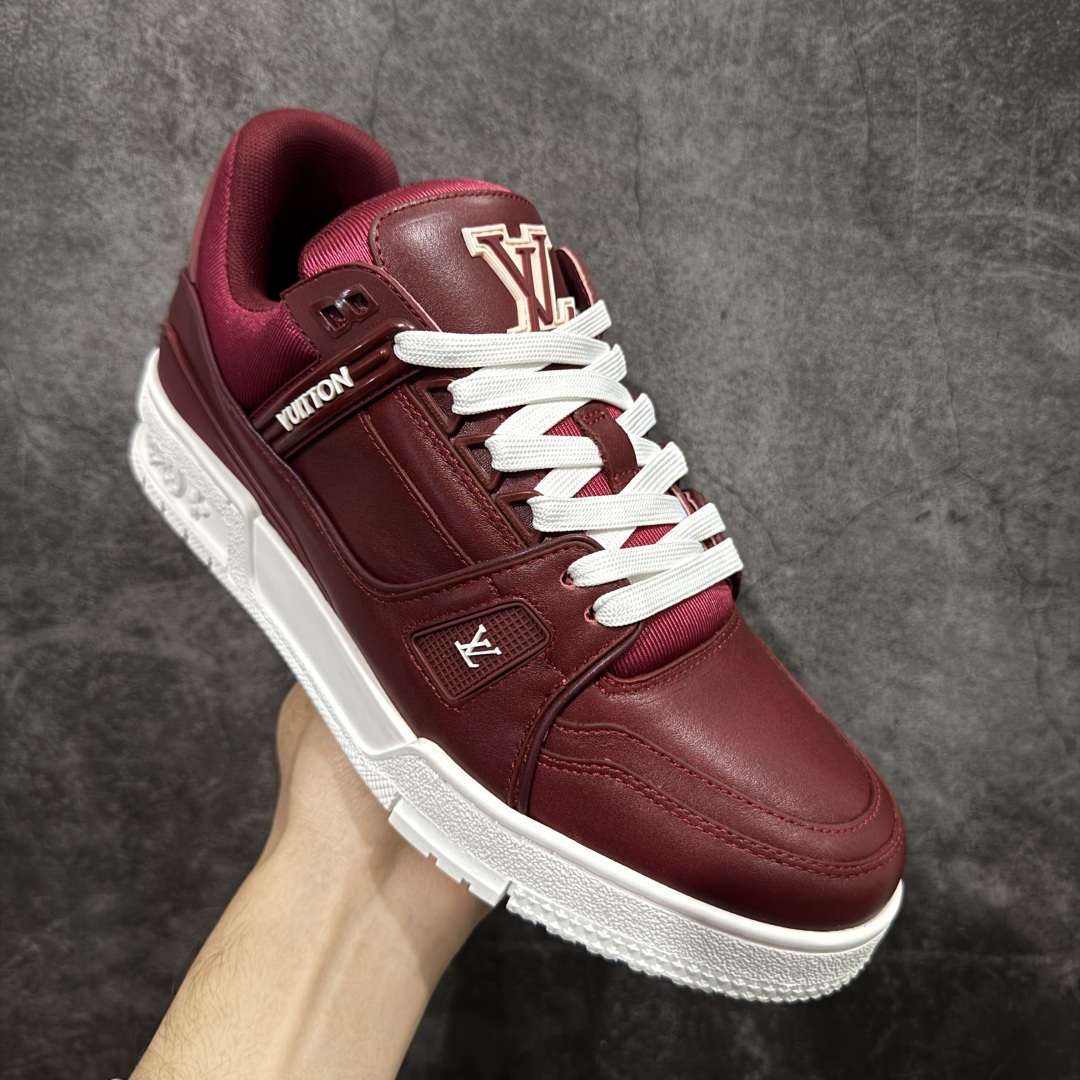 图片[3]-【莞产YS版本】Louis Vuitton Trainer lv时装走秀运动鞋 完美鞋型超高的清洁度 零毛边线头瑕疵 全套原楦原纸版原鞋开模 全网最具灵魂的版型 正确原装黄色鞋盒 正确中底印花 鞋面印花3D高频深度立体 全鞋电脑针车 紧密相连 针距密度一致 环保乳胶注塑鞋垫 厚度脚感还原原版 皮面裁剪部位 统一油边封口工艺 原装橡胶大底含胶量大底组合零偏差 专柜全套包装 防尘袋 说明书 质保卡 尺码： 39 40 41 42 43 44 45-选品中心