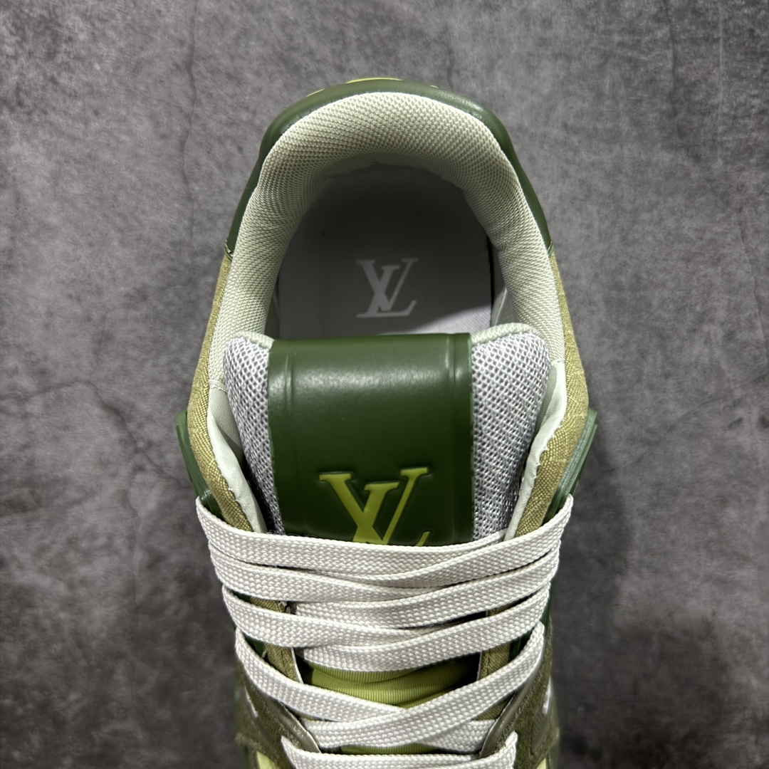 图片[8]-【莞产YS版本】Louis Vuitton Trainer lv时装走秀运动鞋 完美鞋型超高的清洁度 零毛边线头瑕疵 全套原楦原纸版原鞋开模 全网最具灵魂的版型 正确原装黄色鞋盒 正确中底印花 鞋面印花3D高频深度立体 全鞋电脑针车 紧密相连 针距密度一致 环保乳胶注塑鞋垫 厚度脚感还原原版 皮面裁剪部位 统一油边封口工艺 原装橡胶大底含胶量大底组合零偏差 专柜全套包装 防尘袋 说明书 质保卡 尺码： 39 40 41 42 43 44 45-选品中心