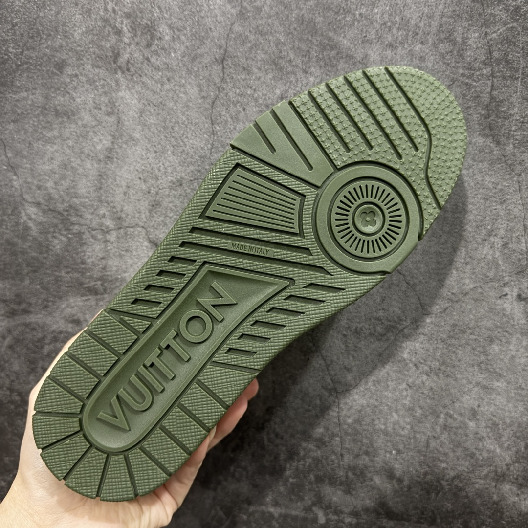 图片[9]-【莞产YS版本】Louis Vuitton Trainer lv时装走秀运动鞋 完美鞋型超高的清洁度 零毛边线头瑕疵 全套原楦原纸版原鞋开模 全网最具灵魂的版型 正确原装黄色鞋盒 正确中底印花 鞋面印花3D高频深度立体 全鞋电脑针车 紧密相连 针距密度一致 环保乳胶注塑鞋垫 厚度脚感还原原版 皮面裁剪部位 统一油边封口工艺 原装橡胶大底含胶量大底组合零偏差 专柜全套包装 防尘袋 说明书 质保卡 尺码： 39 40 41 42 43 44 45-选品中心