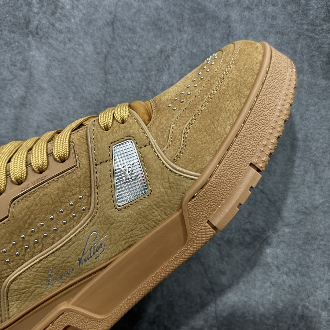 图片[6]-【莞产YS版本】Louis Vuitton Trainer lv时装走秀运动鞋 完美鞋型超高的清洁度 零毛边线头瑕疵 全套原楦原纸版原鞋开模 全网最具灵魂的版型 正确原装黄色鞋盒 正确中底印花 鞋面印花3D高频深度立体 全鞋电脑针车 紧密相连 针距密度一致 环保乳胶注塑鞋垫 厚度脚感还原原版 皮面裁剪部位 统一油边封口工艺 原装橡胶大底含胶量大底组合零偏差 专柜全套包装 防尘袋 说明书 质保卡 尺码： 39 40 41 42 43 44 45-选品中心