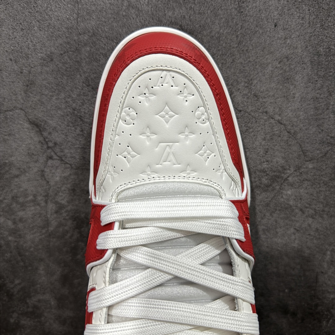 图片[5]-【天花板/Goat版】 市场最强版 没有之一的存在💪🏻 Louis Vuitton LV Trainer 系列全新版上架 手里有正品的可以对比下🆚懂货的看细节‼️ 此版品质是市场从未达到的新高度！ 整体版型 皮料 牛仔布的色差 压花纹路清晰度 后跟版型等等 都可以自行对比[机智]吊打市场所有货，怒甩十条街的那种，直接来正品对比图🆚，欢迎拿市场各大工厂的货来对比！ 尺码：35-45码-选品中心