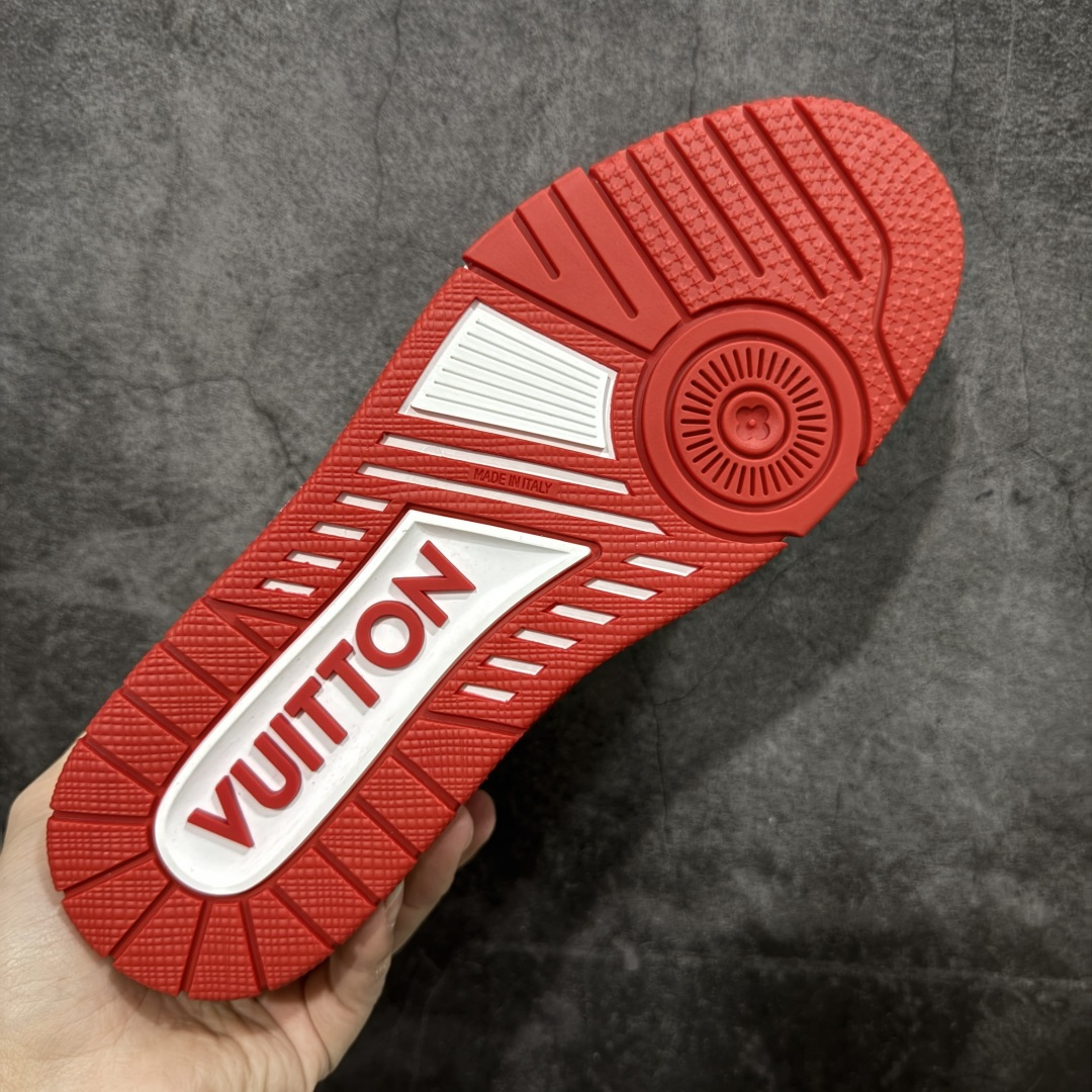 图片[9]-【天花板/Goat版】 市场最强版 没有之一的存在💪🏻 Louis Vuitton LV Trainer 系列全新版上架 手里有正品的可以对比下🆚懂货的看细节‼️ 此版品质是市场从未达到的新高度！ 整体版型 皮料 牛仔布的色差 压花纹路清晰度 后跟版型等等 都可以自行对比[机智]吊打市场所有货，怒甩十条街的那种，直接来正品对比图🆚，欢迎拿市场各大工厂的货来对比！ 尺码：35-45码-选品中心