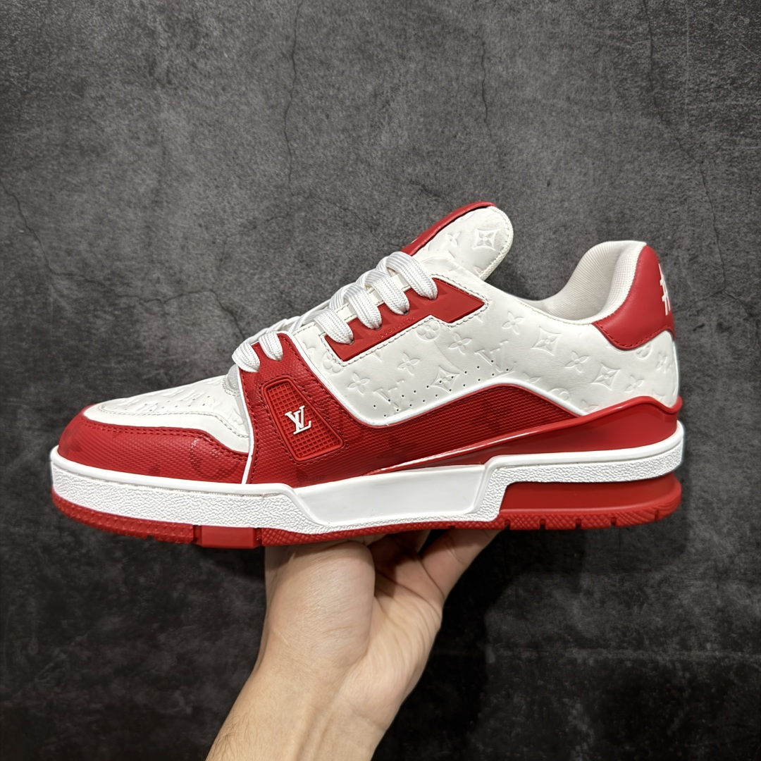 图片[2]-【天花板/Goat版】 市场最强版 没有之一的存在💪🏻 Louis Vuitton LV Trainer 系列全新版上架 手里有正品的可以对比下🆚懂货的看细节‼️ 此版品质是市场从未达到的新高度！ 整体版型 皮料 牛仔布的色差 压花纹路清晰度 后跟版型等等 都可以自行对比[机智]吊打市场所有货，怒甩十条街的那种，直接来正品对比图🆚，欢迎拿市场各大工厂的货来对比！ 尺码：35-45码-选品中心