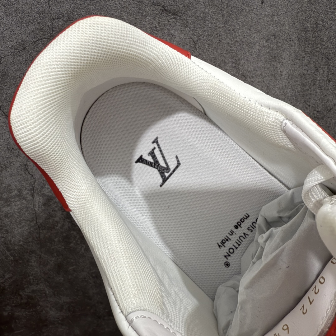 图片[8]-【天花板/Goat版】 市场最强版 没有之一的存在💪🏻 Louis Vuitton LV Trainer 系列全新版上架 手里有正品的可以对比下🆚懂货的看细节‼️ 此版品质是市场从未达到的新高度！ 整体版型 皮料 牛仔布的色差 压花纹路清晰度 后跟版型等等 都可以自行对比[机智]吊打市场所有货，怒甩十条街的那种，直接来正品对比图🆚，欢迎拿市场各大工厂的货来对比！ 尺码：35-45码-选品中心