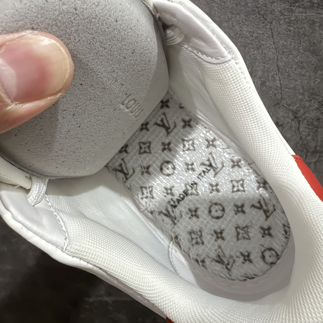 图片[9]-【天花板/Goat版】 市场最强版 没有之一的存在💪🏻 Louis Vuitton LV Trainer 系列全新版上架 手里有正品的可以对比下🆚懂货的看细节‼️ 此版品质是市场从未达到的新高度！ 整体版型 皮料 牛仔布的色差 压花纹路清晰度 后跟版型等等 都可以自行对比[机智]吊打市场所有货，怒甩十条街的那种，直接来正品对比图🆚，欢迎拿市场各大工厂的货来对比！ 尺码：35-45码-选品中心