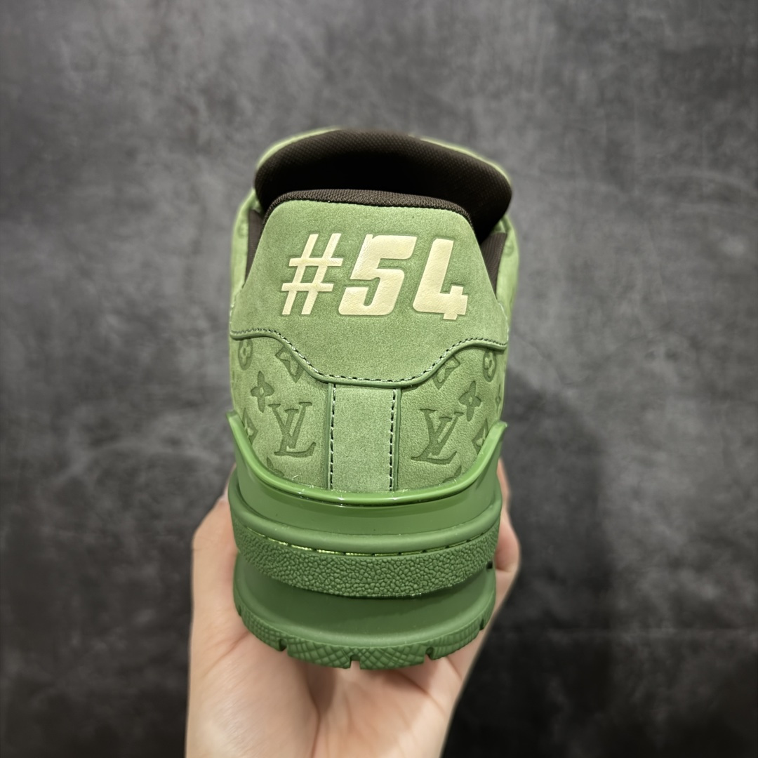图片[4]-【天花板/Goat版】 市场最强版 没有之一的存在💪🏻 Louis Vuitton LV Trainer 系列全新版上架 手里有正品的可以对比下🆚懂货的看细节‼️ 此版品质是市场从未达到的新高度！ 整体版型 皮料 牛仔布的色差 压花纹路清晰度 后跟版型等等 都可以自行对比[机智]吊打市场所有货，怒甩十条街的那种，直接来正品对比图🆚，欢迎拿市场各大工厂的货来对比！ 尺码：35-45码-选品中心