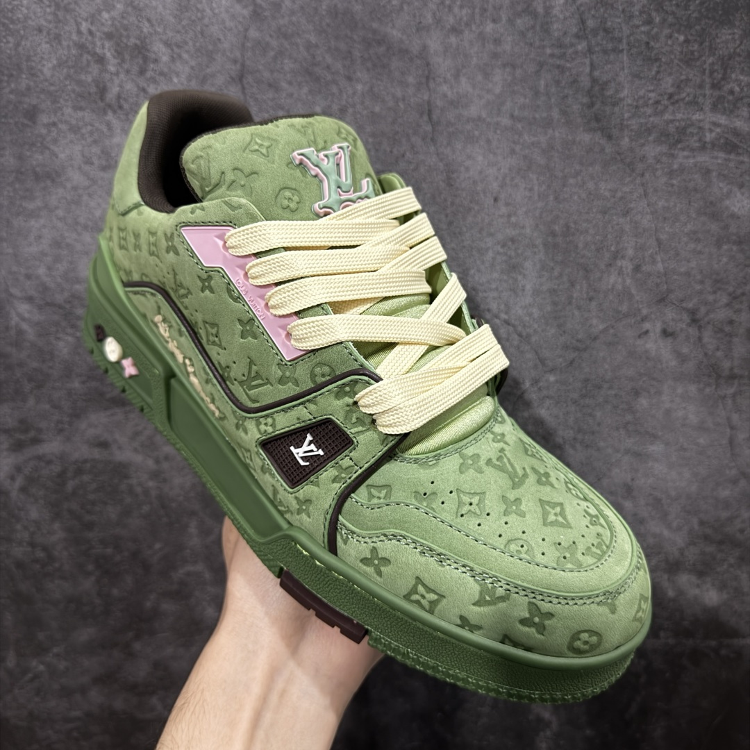 图片[3]-【天花板/Goat版】 市场最强版 没有之一的存在💪🏻 Louis Vuitton LV Trainer 系列全新版上架 手里有正品的可以对比下🆚懂货的看细节‼️ 此版品质是市场从未达到的新高度！ 整体版型 皮料 牛仔布的色差 压花纹路清晰度 后跟版型等等 都可以自行对比[机智]吊打市场所有货，怒甩十条街的那种，直接来正品对比图🆚，欢迎拿市场各大工厂的货来对比！ 尺码：35-45码-选品中心