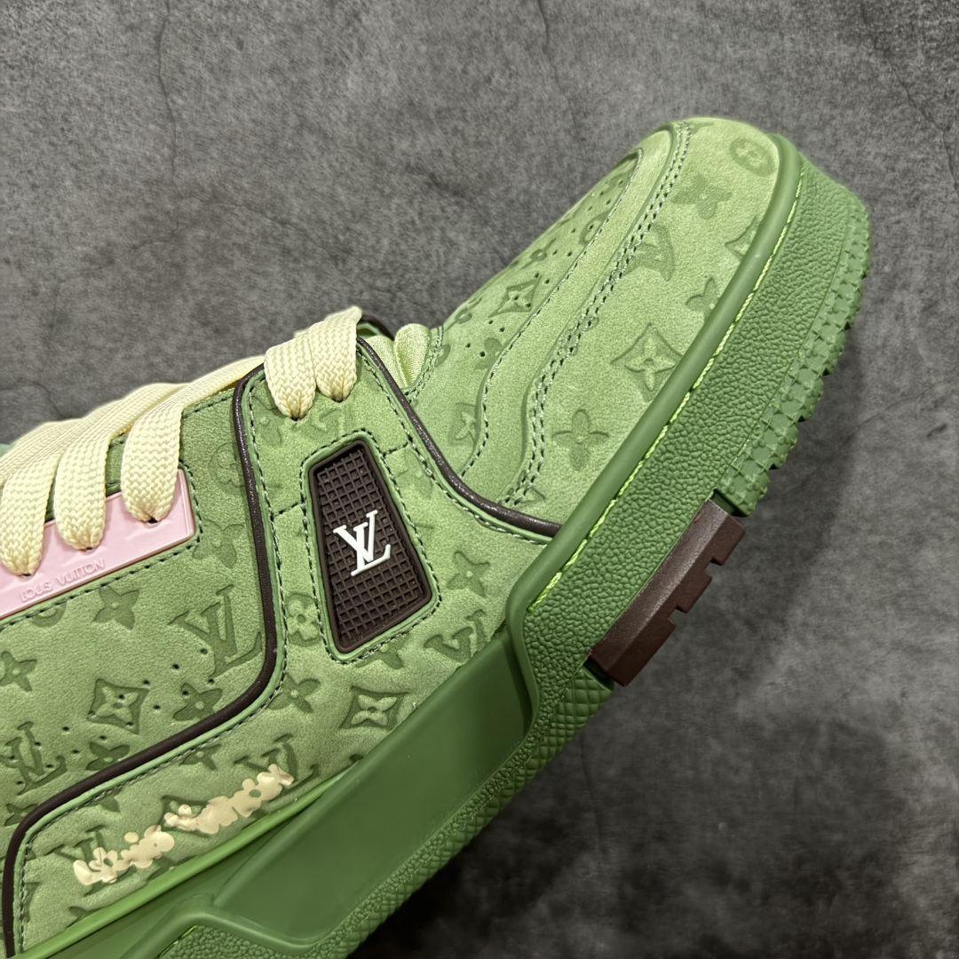 图片[6]-【天花板/Goat版】 市场最强版 没有之一的存在💪🏻 Louis Vuitton LV Trainer 系列全新版上架 手里有正品的可以对比下🆚懂货的看细节‼️ 此版品质是市场从未达到的新高度！ 整体版型 皮料 牛仔布的色差 压花纹路清晰度 后跟版型等等 都可以自行对比[机智]吊打市场所有货，怒甩十条街的那种，直接来正品对比图🆚，欢迎拿市场各大工厂的货来对比！ 尺码：35-45码-选品中心