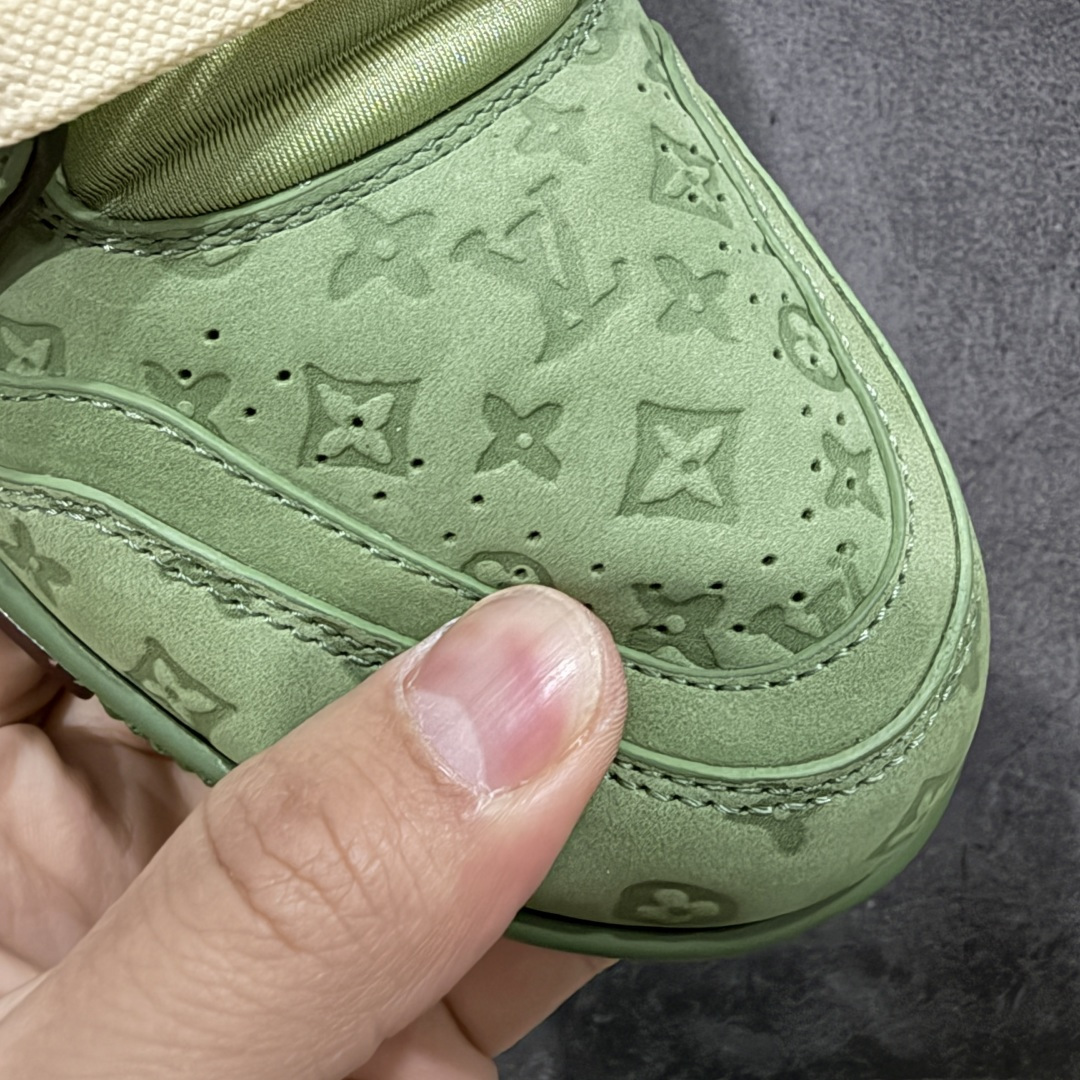 图片[5]-【天花板/Goat版】 市场最强版 没有之一的存在💪🏻 Louis Vuitton LV Trainer 系列全新版上架 手里有正品的可以对比下🆚懂货的看细节‼️ 此版品质是市场从未达到的新高度！ 整体版型 皮料 牛仔布的色差 压花纹路清晰度 后跟版型等等 都可以自行对比[机智]吊打市场所有货，怒甩十条街的那种，直接来正品对比图🆚，欢迎拿市场各大工厂的货来对比！ 尺码：35-45码-选品中心