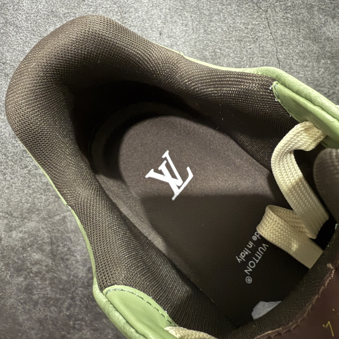 图片[8]-【天花板/Goat版】 市场最强版 没有之一的存在💪🏻 Louis Vuitton LV Trainer 系列全新版上架 手里有正品的可以对比下🆚懂货的看细节‼️ 此版品质是市场从未达到的新高度！ 整体版型 皮料 牛仔布的色差 压花纹路清晰度 后跟版型等等 都可以自行对比[机智]吊打市场所有货，怒甩十条街的那种，直接来正品对比图🆚，欢迎拿市场各大工厂的货来对比！ 尺码：35-45码-选品中心