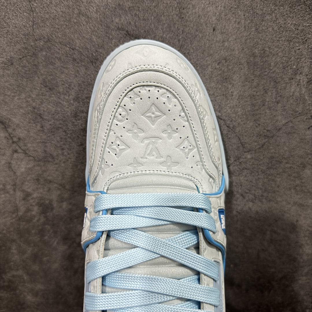 图片[5]-【天花板/Goat版】 市场最强版 没有之一的存在💪🏻 Louis Vuitton LV Trainer 系列全新版上架 手里有正品的可以对比下🆚懂货的看细节‼️ 此版品质是市场从未达到的新高度！ 整体版型 皮料 牛仔布的色差 压花纹路清晰度 后跟版型等等 都可以自行对比[机智]吊打市场所有货，怒甩十条街的那种，直接来正品对比图🆚，欢迎拿市场各大工厂的货来对比！ 尺码：35-45码-选品中心