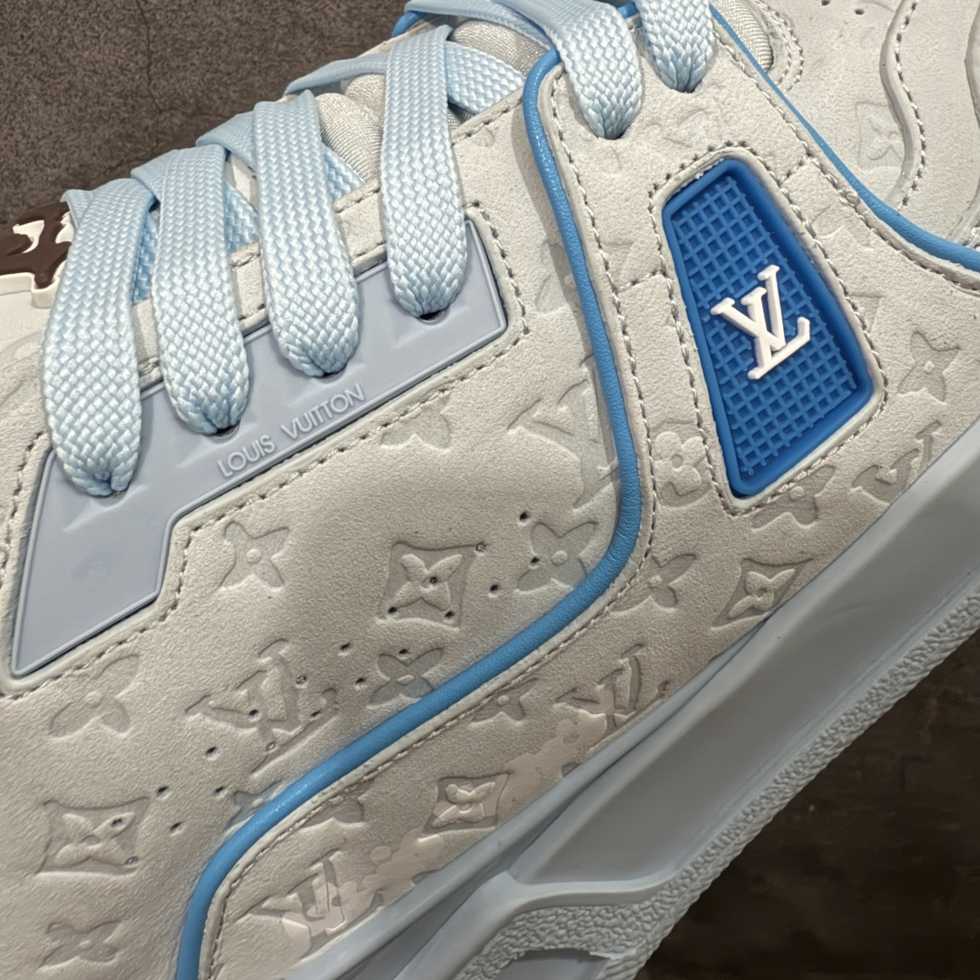 图片[4]-【天花板/Goat版】 市场最强版 没有之一的存在💪🏻 Louis Vuitton LV Trainer 系列全新版上架 手里有正品的可以对比下🆚懂货的看细节‼️ 此版品质是市场从未达到的新高度！ 整体版型 皮料 牛仔布的色差 压花纹路清晰度 后跟版型等等 都可以自行对比[机智]吊打市场所有货，怒甩十条街的那种，直接来正品对比图🆚，欢迎拿市场各大工厂的货来对比！ 尺码：35-45码-选品中心