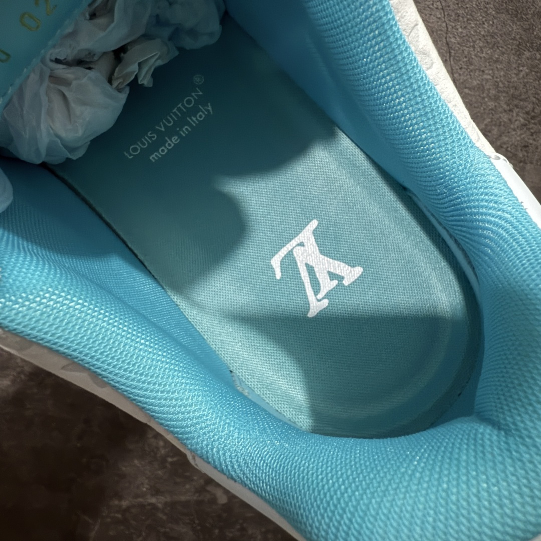 图片[8]-【天花板/Goat版】 市场最强版 没有之一的存在💪🏻 Louis Vuitton LV Trainer 系列全新版上架 手里有正品的可以对比下🆚懂货的看细节‼️ 此版品质是市场从未达到的新高度！ 整体版型 皮料 牛仔布的色差 压花纹路清晰度 后跟版型等等 都可以自行对比[机智]吊打市场所有货，怒甩十条街的那种，直接来正品对比图🆚，欢迎拿市场各大工厂的货来对比！ 尺码：35-45码-选品中心