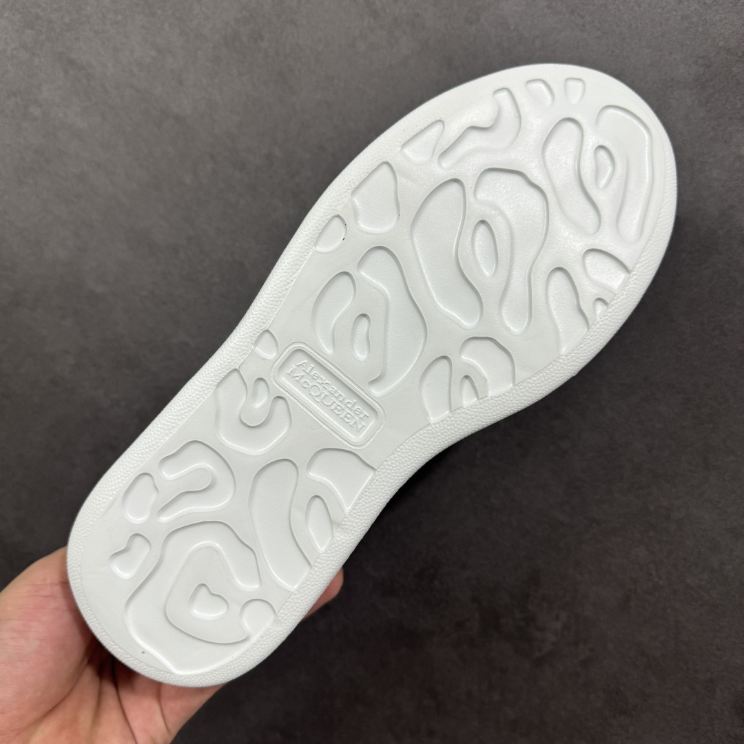 图片[9]-【BC版本】莞产出品 Alexander McQueen 亚历山大麦昆 Oversized Sneaker 原厂牛皮 外贸专供 原版购入开发 完美楦型 正确卡色 质感媲美原版 超高性价比 拒绝杀猪 注意此版本带半码 尺码：36 36.5 37 38 38.5 39 40 40.5 41 42 42.5 43 44 45-选品中心