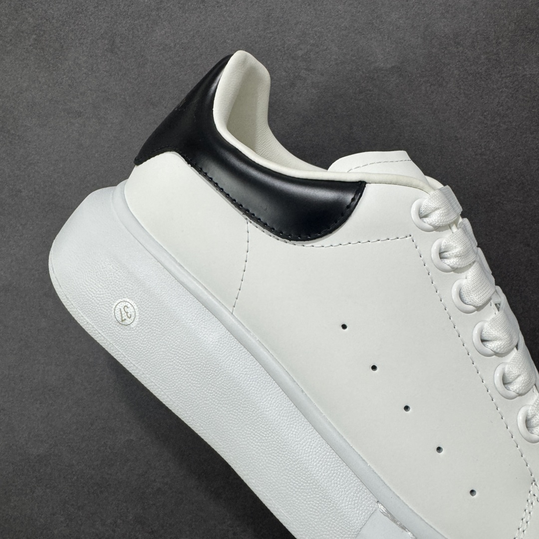 图片[6]-【BC版本】莞产出品 Alexander McQueen 亚历山大麦昆 Oversized Sneaker 原厂牛皮 外贸专供 原版购入开发 完美楦型 正确卡色 质感媲美原版 超高性价比 拒绝杀猪 注意此版本带半码 尺码：36 36.5 37 38 38.5 39 40 40.5 41 42 42.5 43 44 45-选品中心