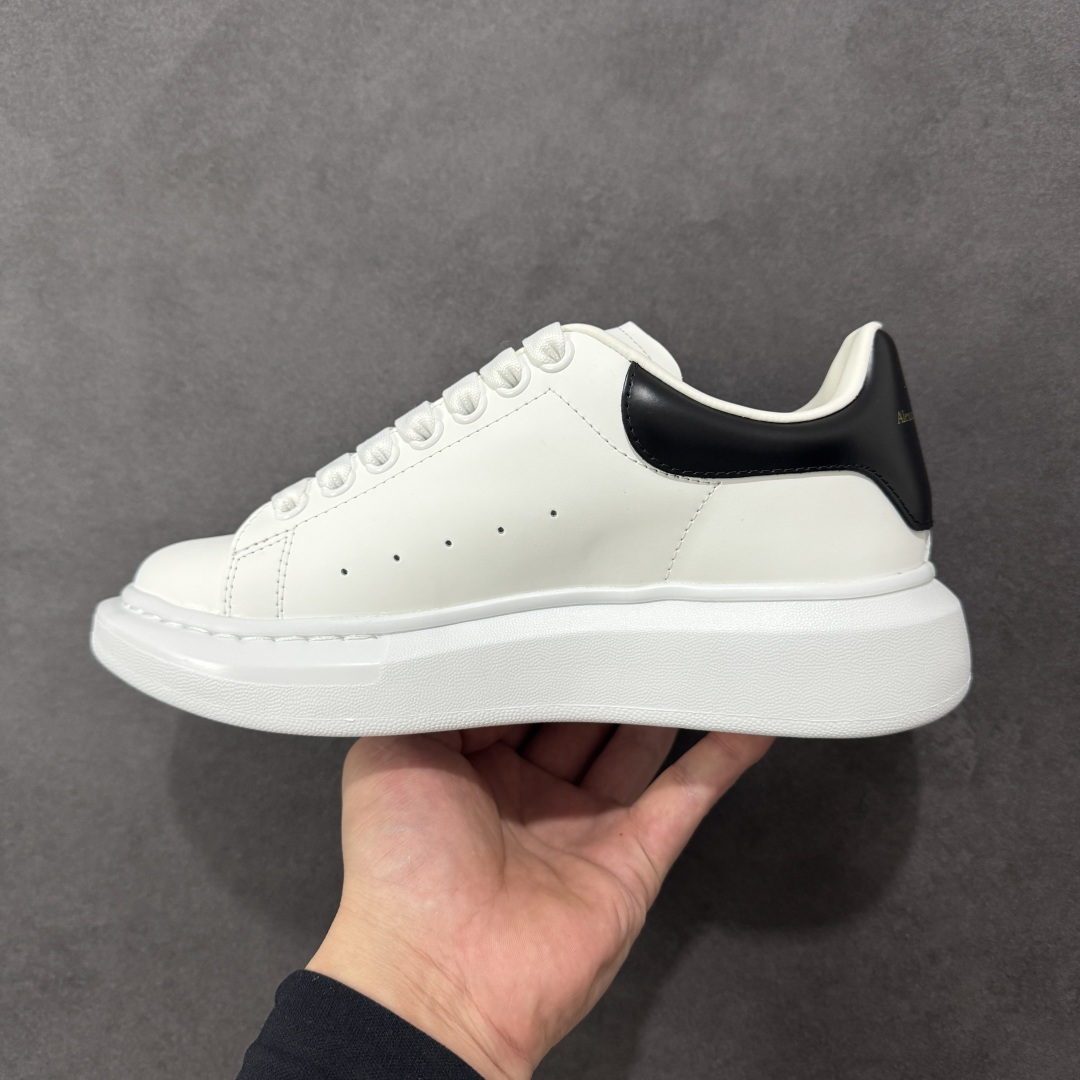 图片[2]-【BC版本】莞产出品 Alexander McQueen 亚历山大麦昆 Oversized Sneaker 原厂牛皮 外贸专供 原版购入开发 完美楦型 正确卡色 质感媲美原版 超高性价比 拒绝杀猪 注意此版本带半码 尺码：36 36.5 37 38 38.5 39 40 40.5 41 42 42.5 43 44 45-选品中心