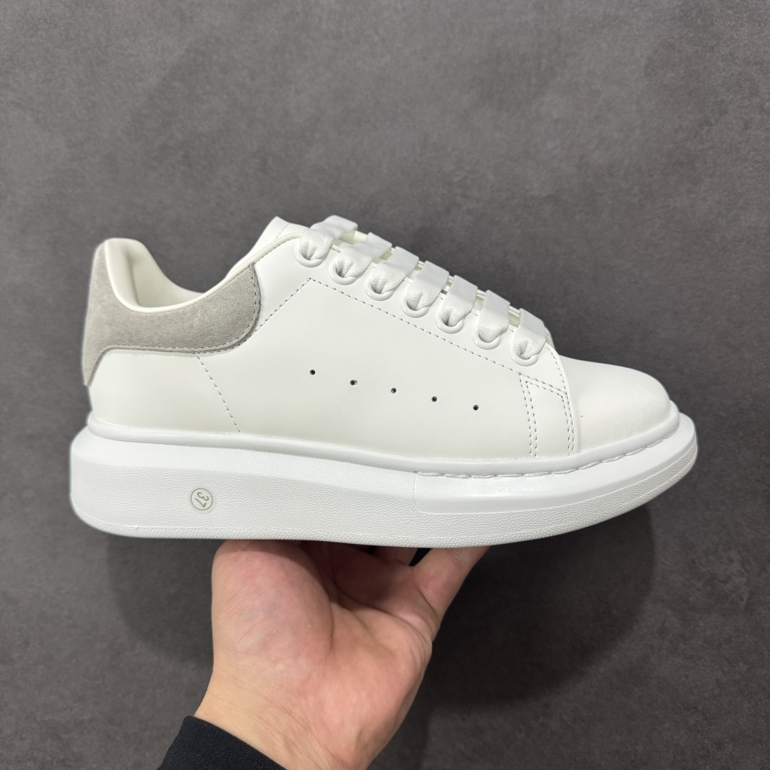图片[6]-【BC版本】莞产出品 Alexander McQueen 亚历山大麦昆 Oversized Sneaker 原厂牛皮 外贸专供 原版购入开发 完美楦型 正确卡色 质感媲美原版 超高性价比 拒绝杀猪 注意此版本带半码 尺码：36 36.5 37 38 38.5 39 40 40.5 41 42 42.5 43 44 45-选品中心