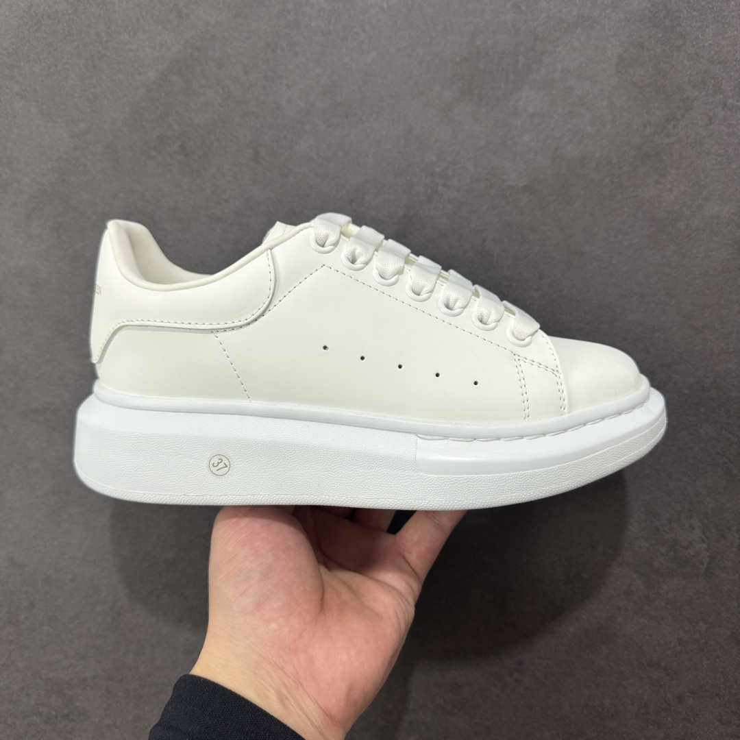 图片[4]-【BC版本】莞产出品 Alexander McQueen 亚历山大麦昆 Oversized Sneaker 原厂牛皮 外贸专供 原版购入开发 完美楦型 正确卡色 质感媲美原版 超高性价比 拒绝杀猪 注意此版本带半码 尺码：36 36.5 37 38 38.5 39 40 40.5 41 42 42.5 43 44 45-选品中心